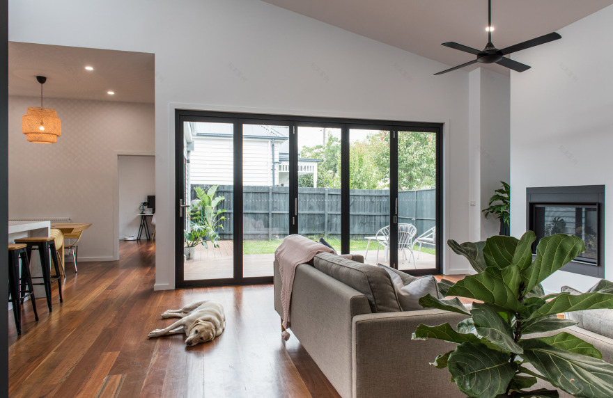 Melbourne 市郊的折纸风格住宅改造-11