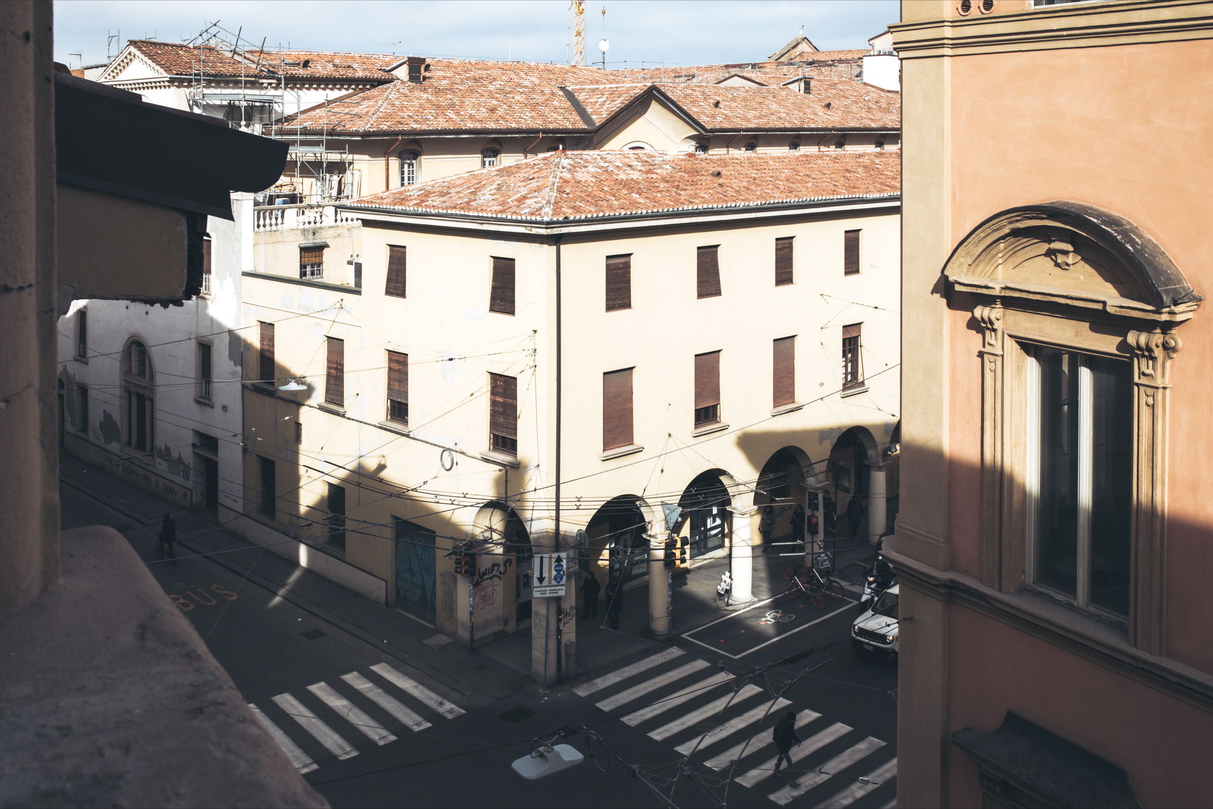 意大利博洛尼亚百年建筑的奢华套房新生-19