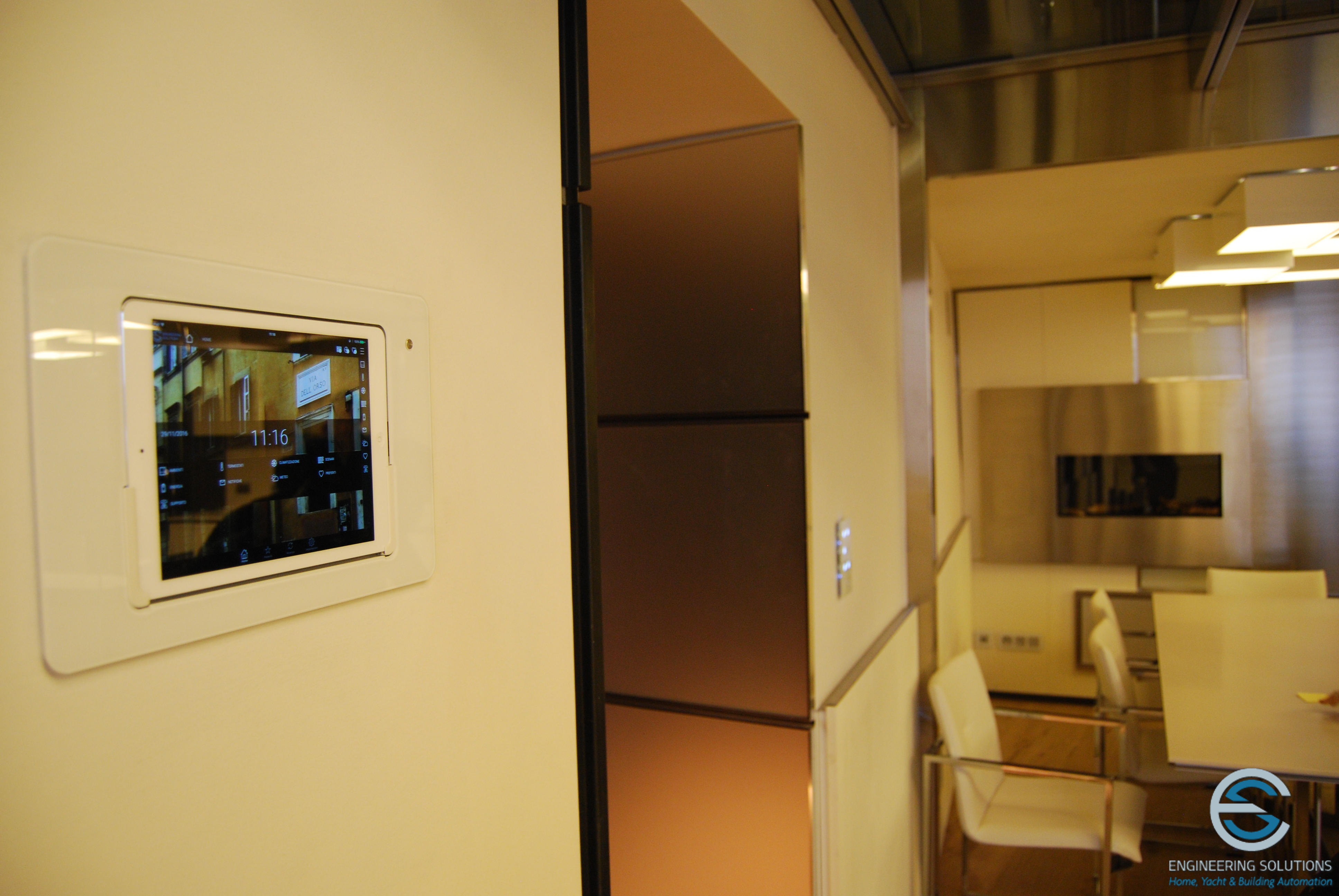 罗马历史建筑中的现代科技家居-18