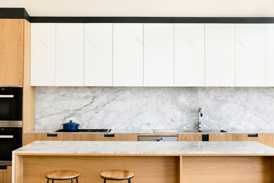 澳洲巴拉拉特湖畔老屋的现代改造-37