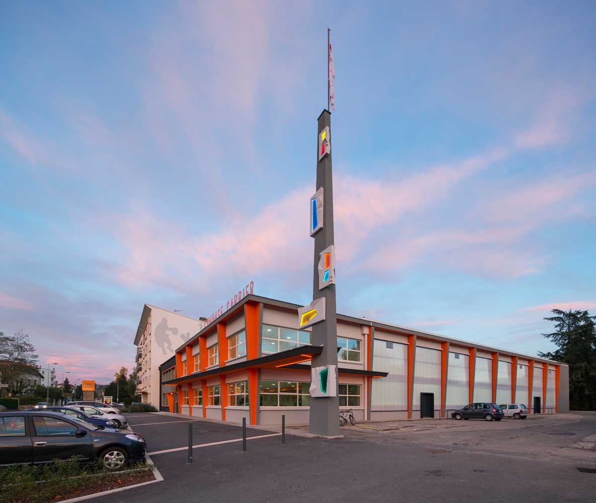 圣马塞尔的 Carrier 体育馆翻新-39