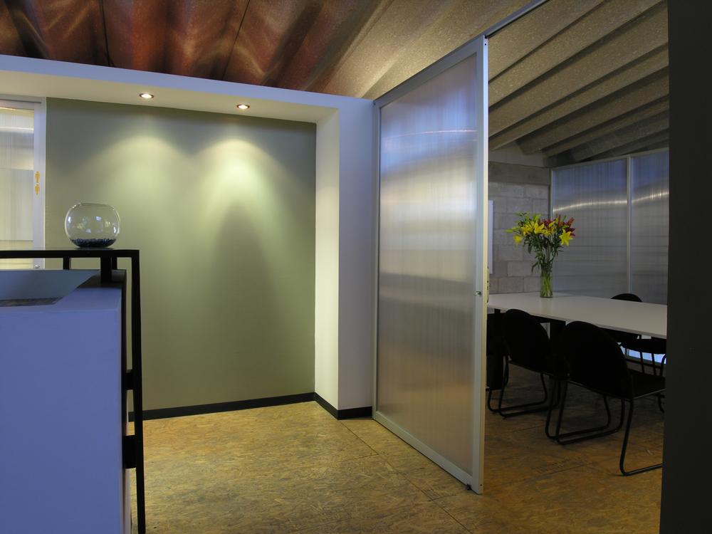 CoRREA 建筑事务所打造 Marsa 公司办公室展示空间-2