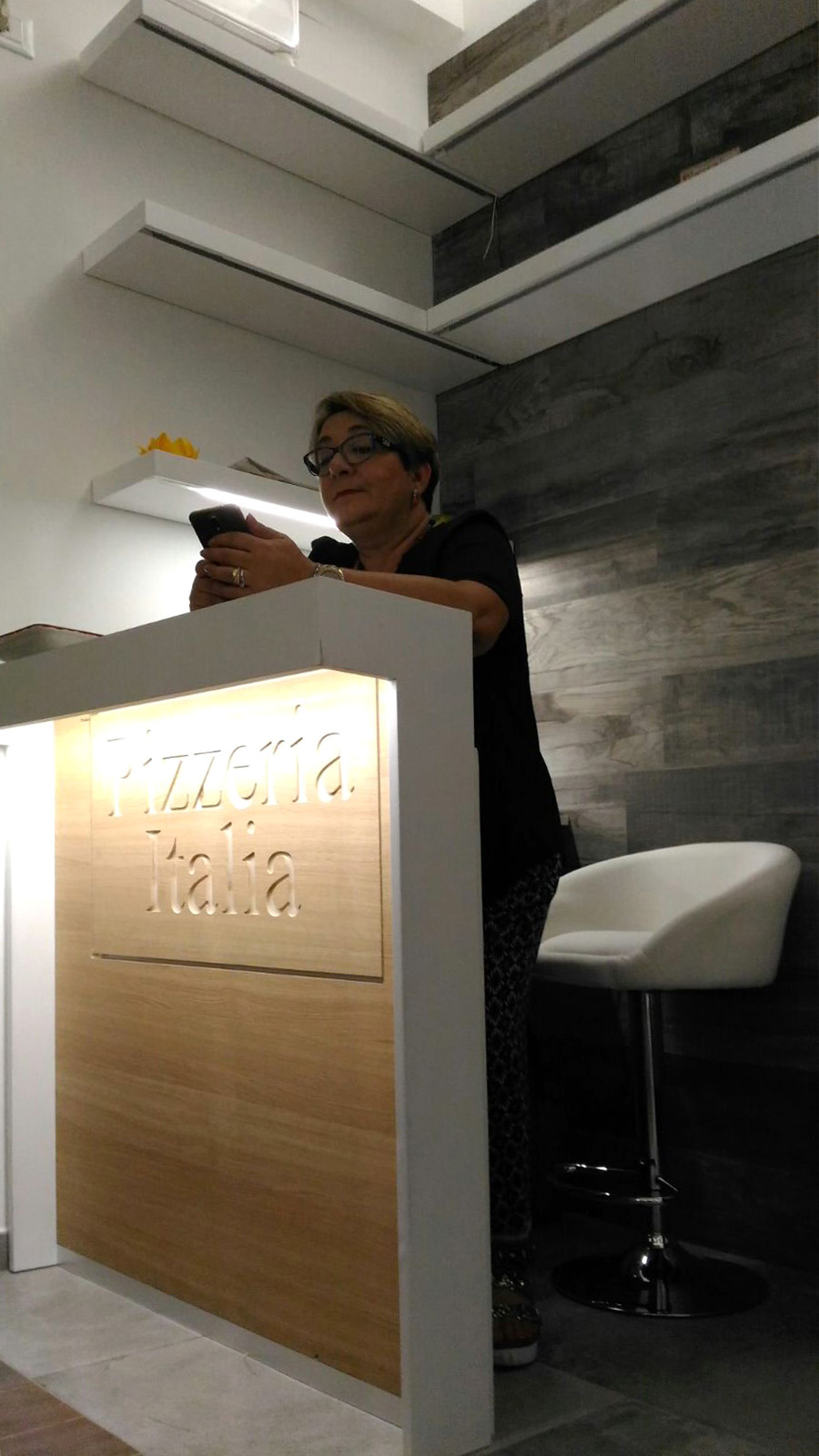 历史悠久的意大利披萨店，传统与创新的完美结合-3