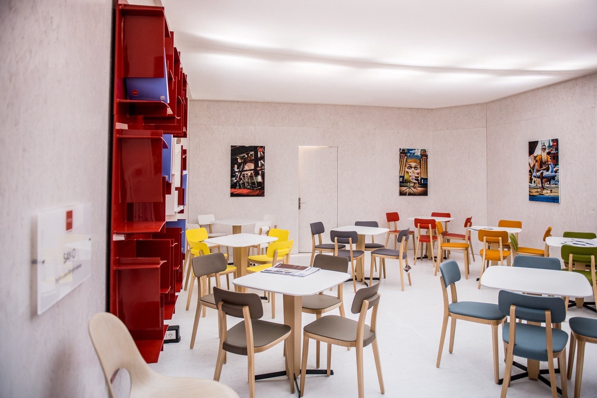 2015 年米兰家具展 Infiniti 展台——木结构魅力诠释现代展览设计-19