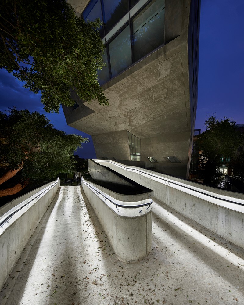 伊萨姆·法里斯研究所-19