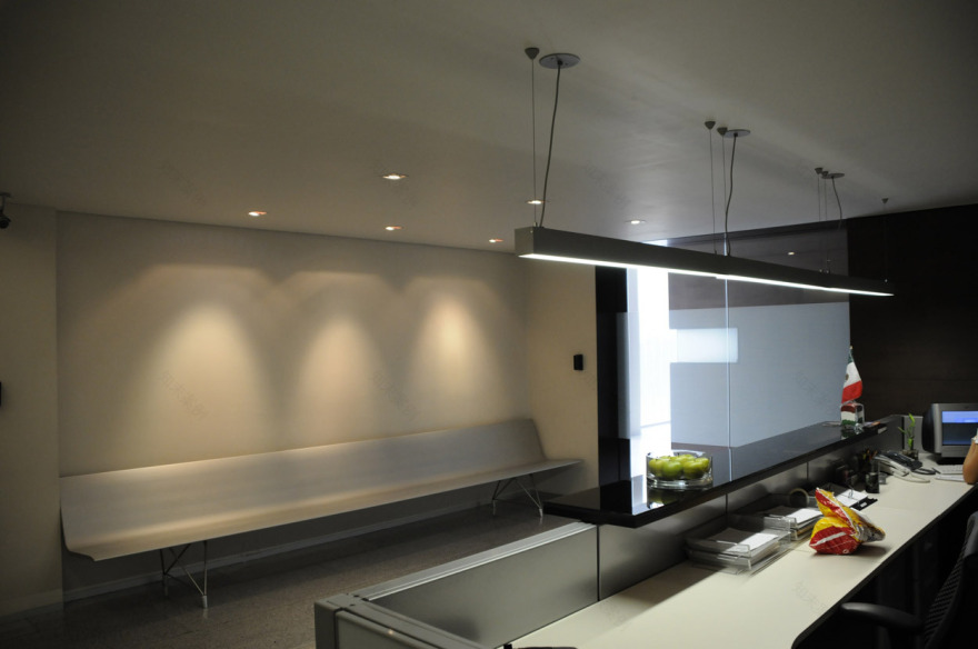 墨西哥 Pavisa 办公大楼 | 现代简约的办公空间-3