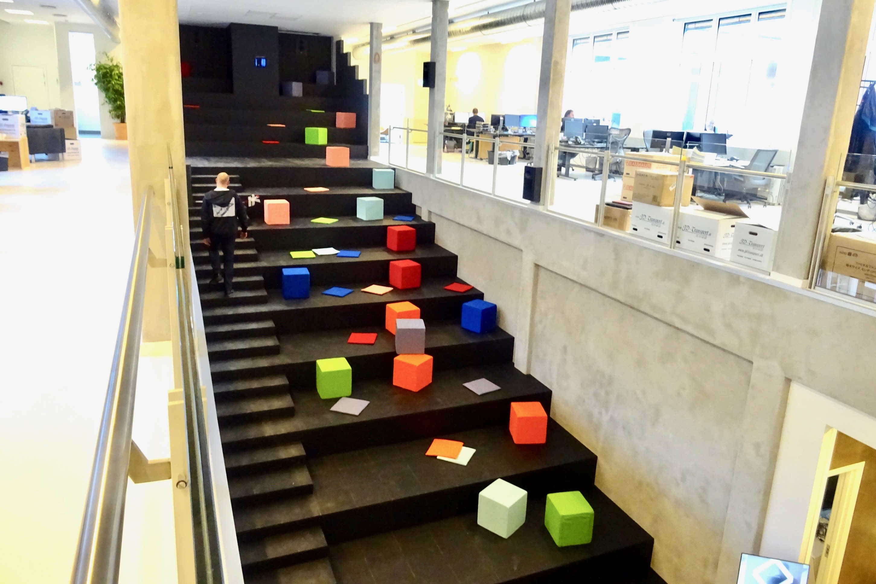 丹麦 IO Interactive 新总部办公空间——现代简约的创意孵化器-7