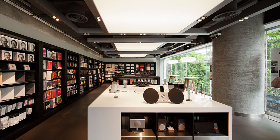 泰国 iStudio 旗舰店，玻璃桥上苹果产品展示-0