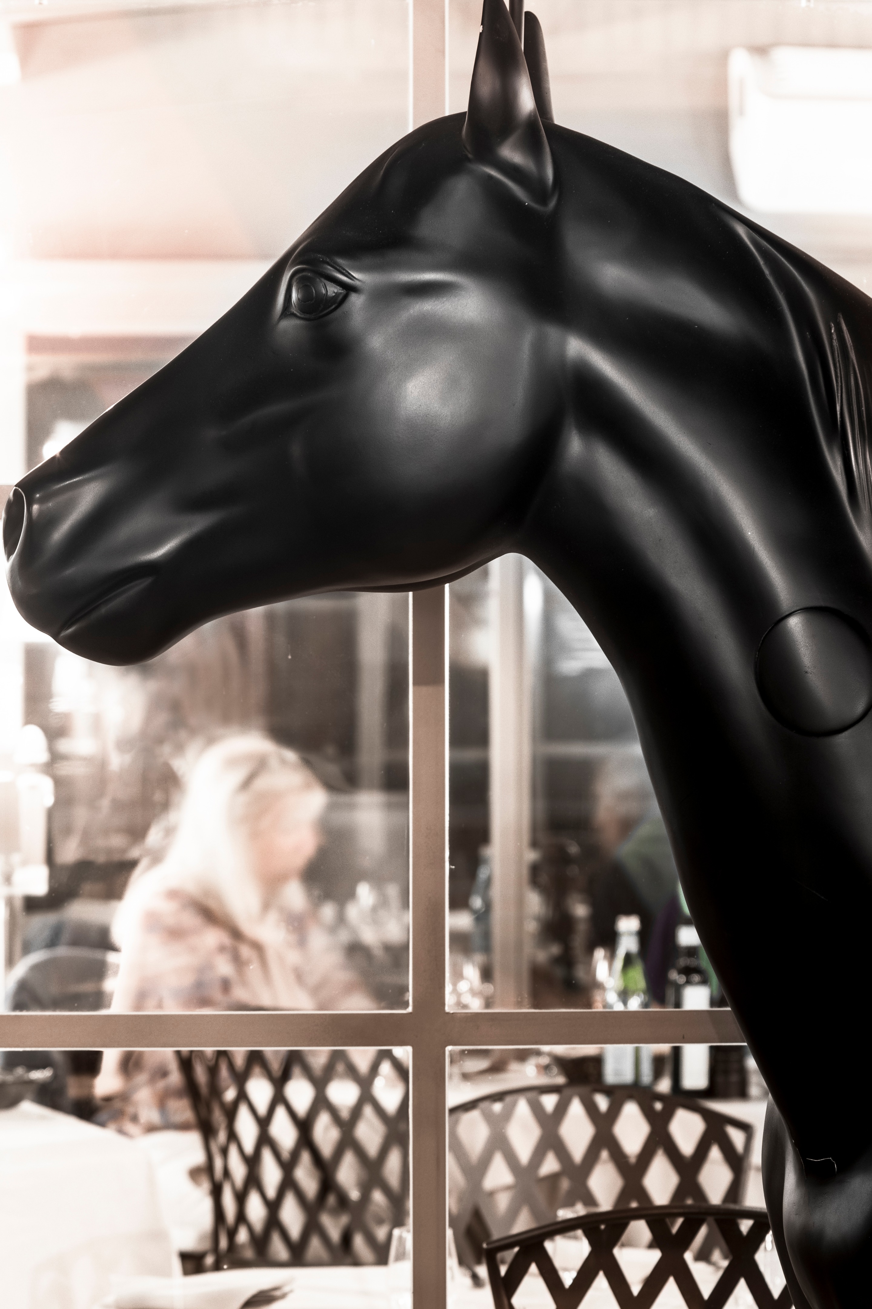 2010 年完成的 KUS 餐厅，现代简约风格展现极致美味-1