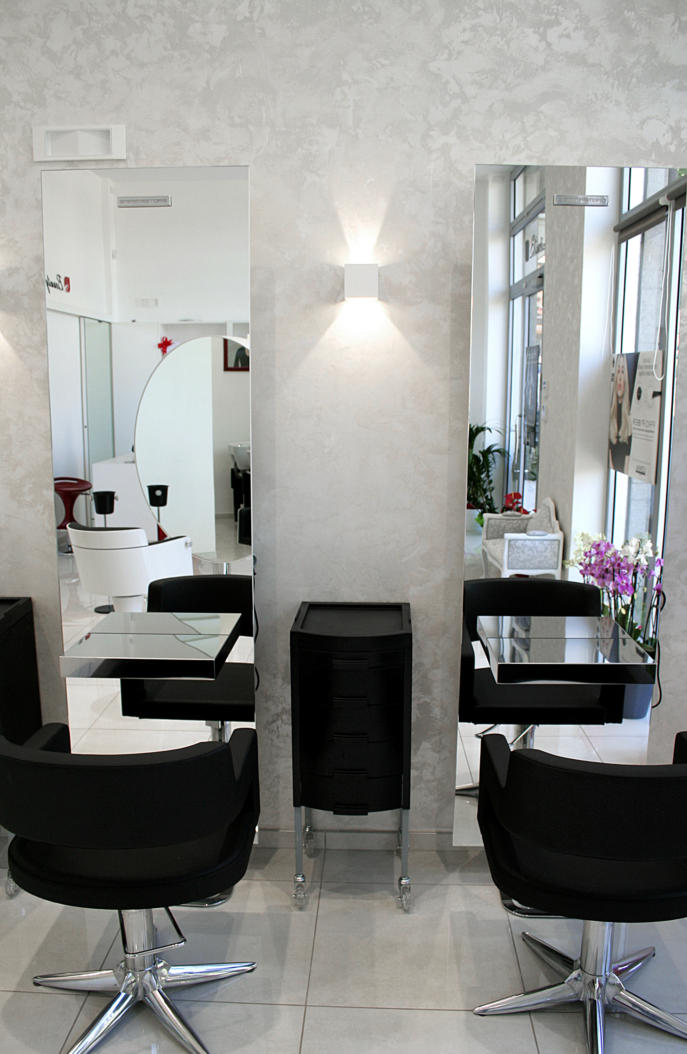 2017 年完成的理发店室内设计项目-3