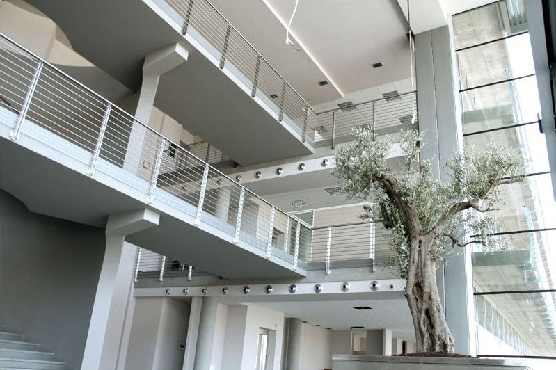 2010 年完成的 Comac 公司工业综合体-1