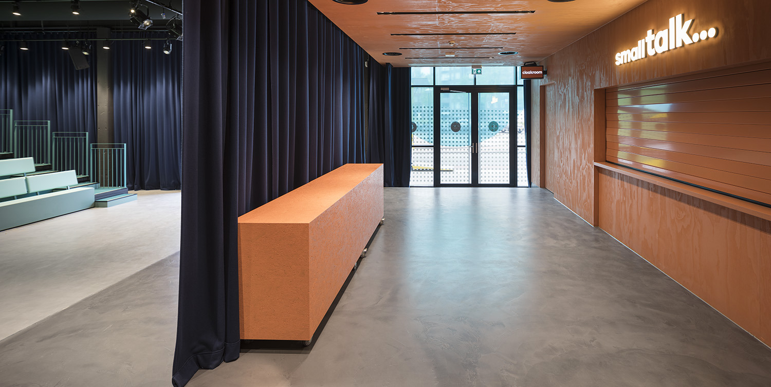 Amsterdam 地标建筑变身创意共享办公空间-36