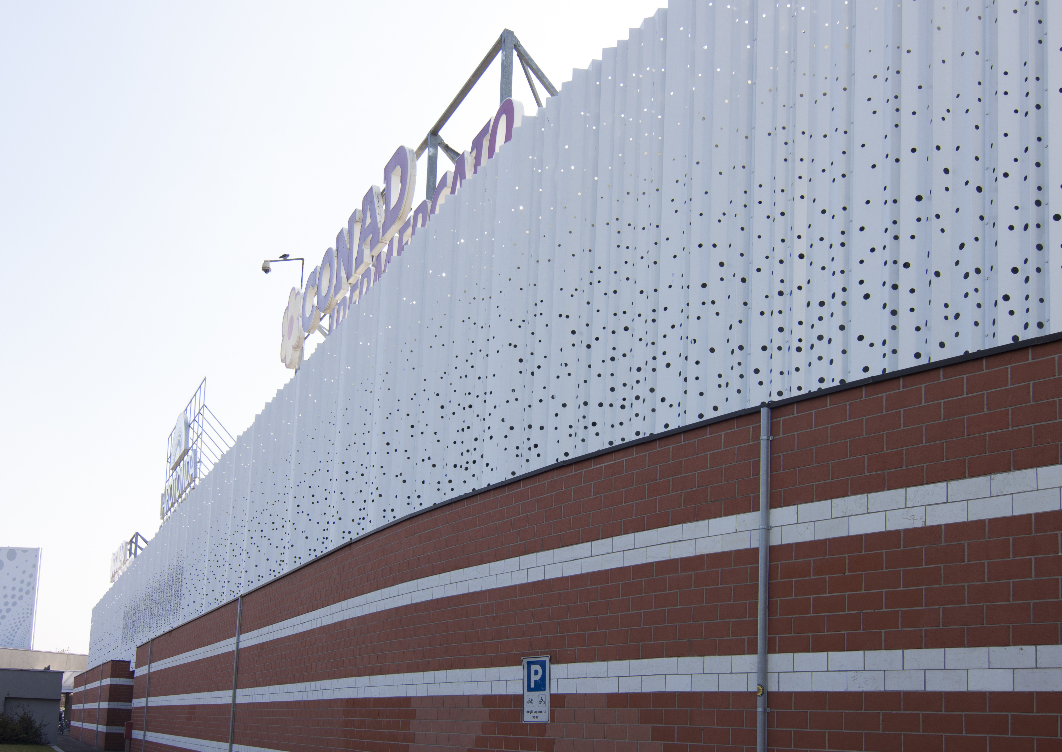 商业中心“拉罗通达”的翻新设计-11