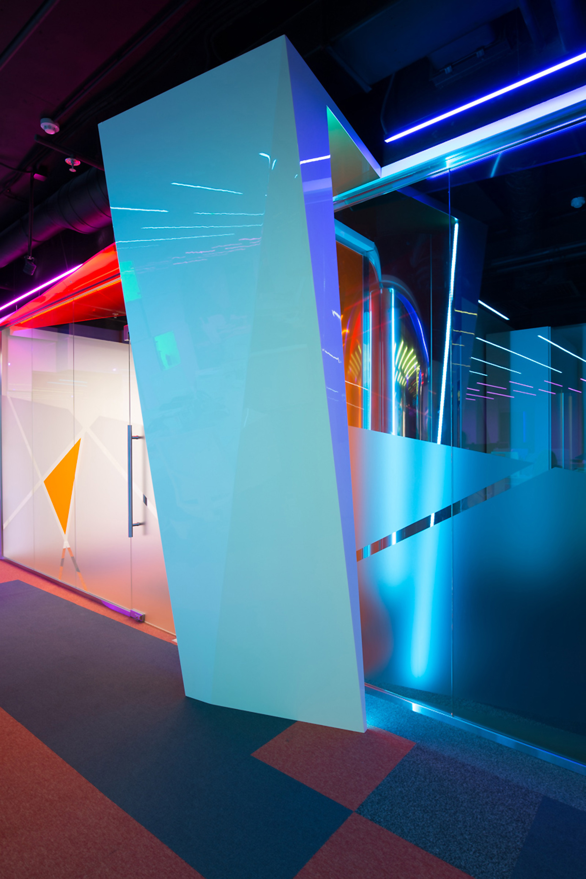 莫斯科 1S-Bitrix 办公室 | 几何艺术与光影的完美结合-29