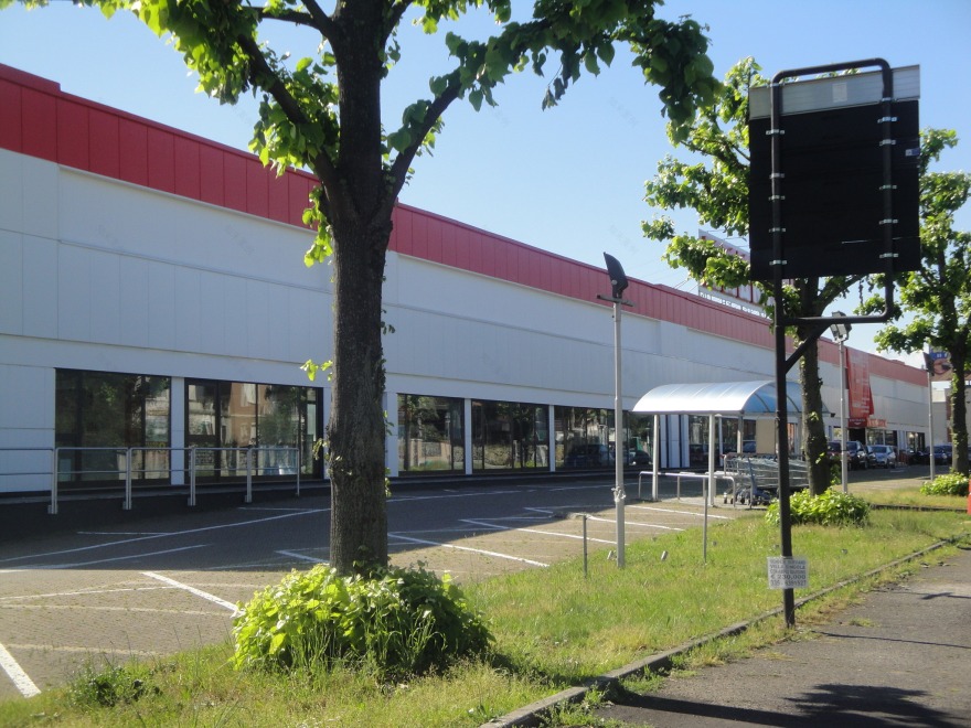 2015 年意大利 nerviano 购物中心翻新-14