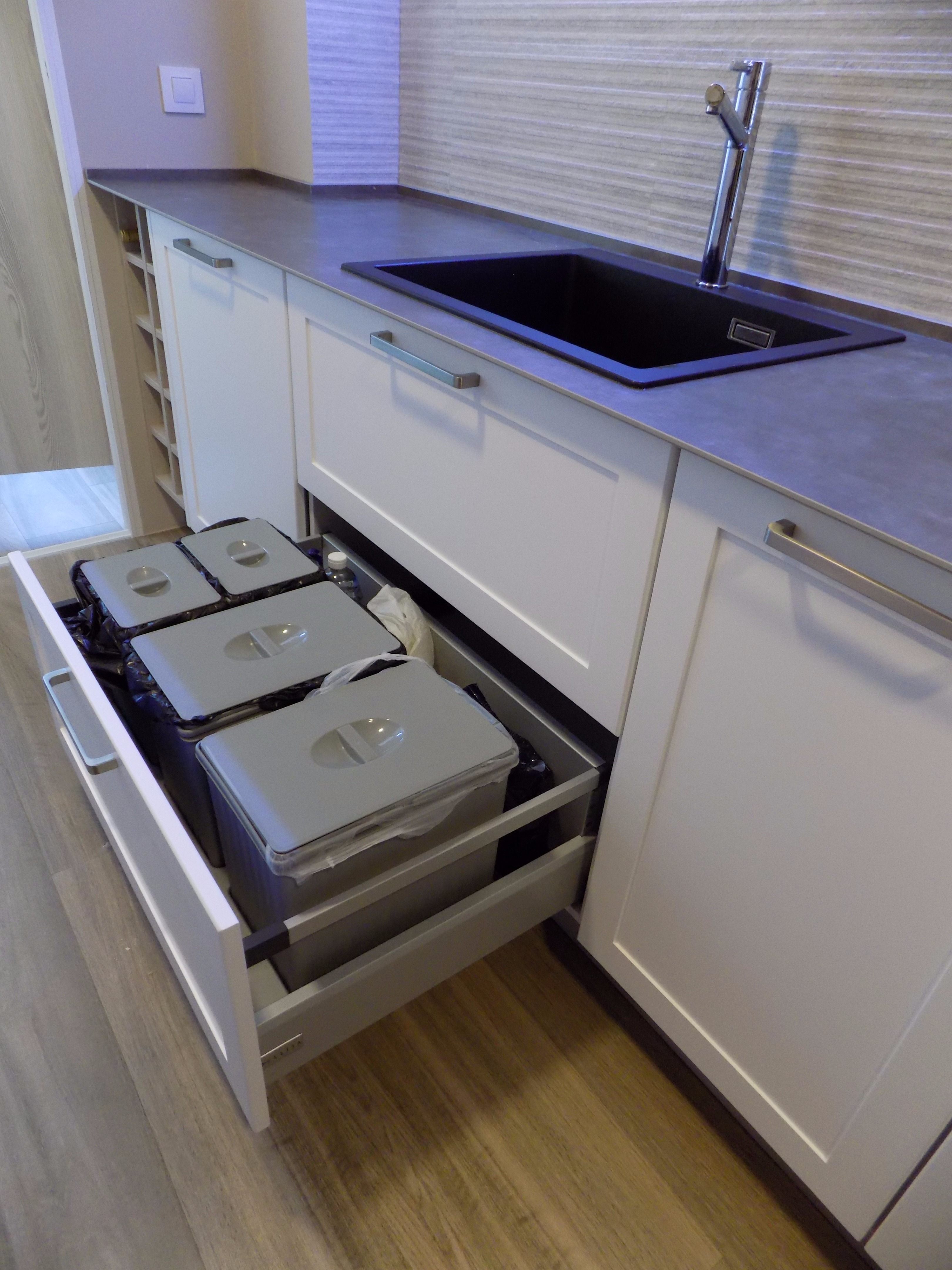 现代复古厨房，工业风与早餐文化的完美融合-10