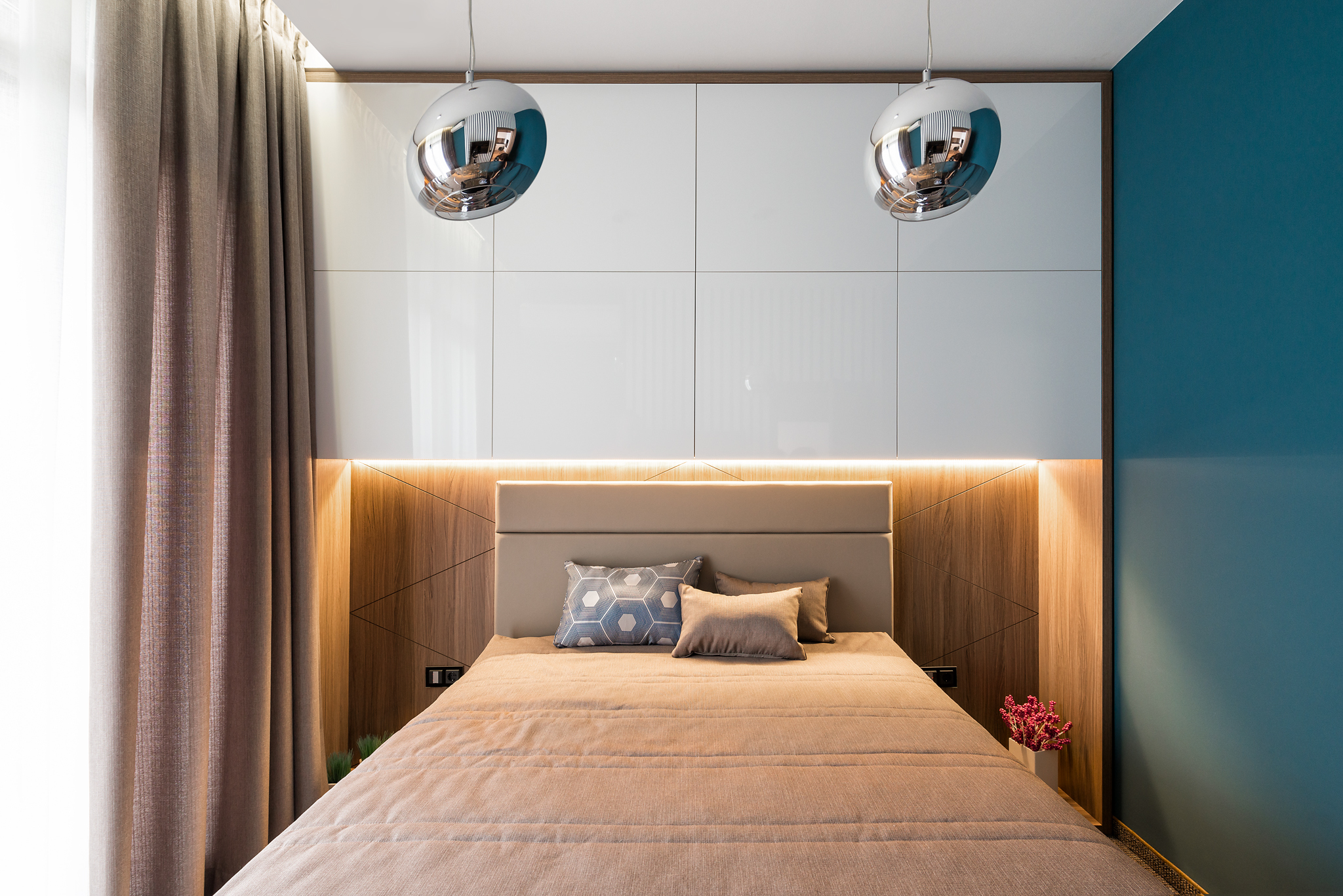 温暖米色卧室，简约实用-2