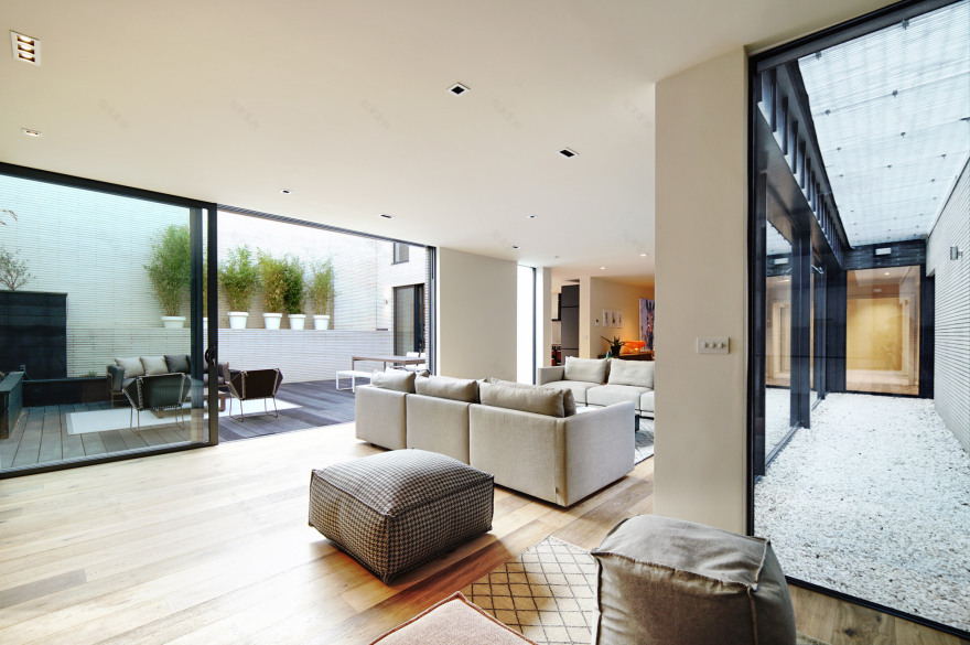 伦敦中心地段现代家居设计典范-19