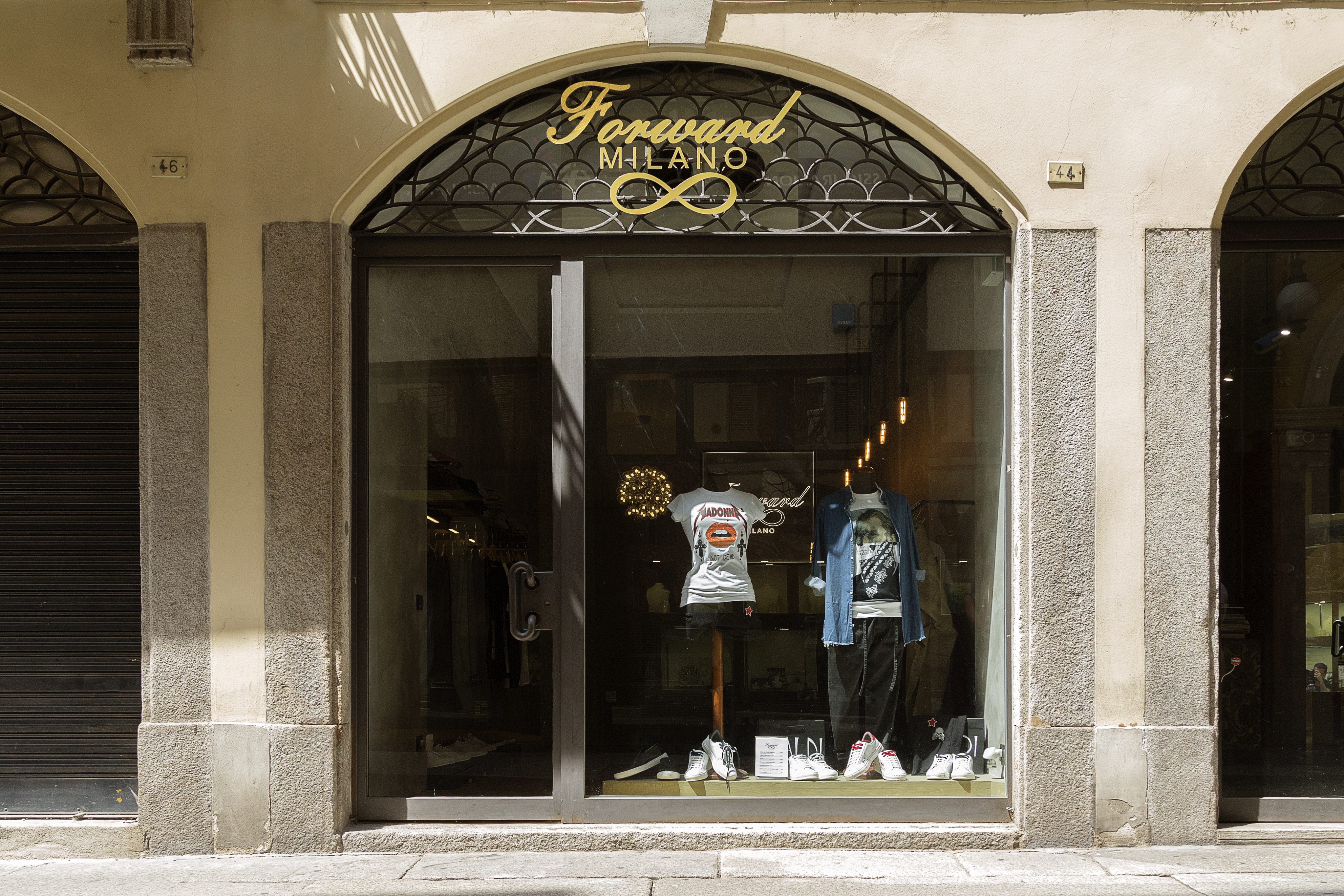 米兰 Forward 商店 | 精致细节展现极简和谐空间-11