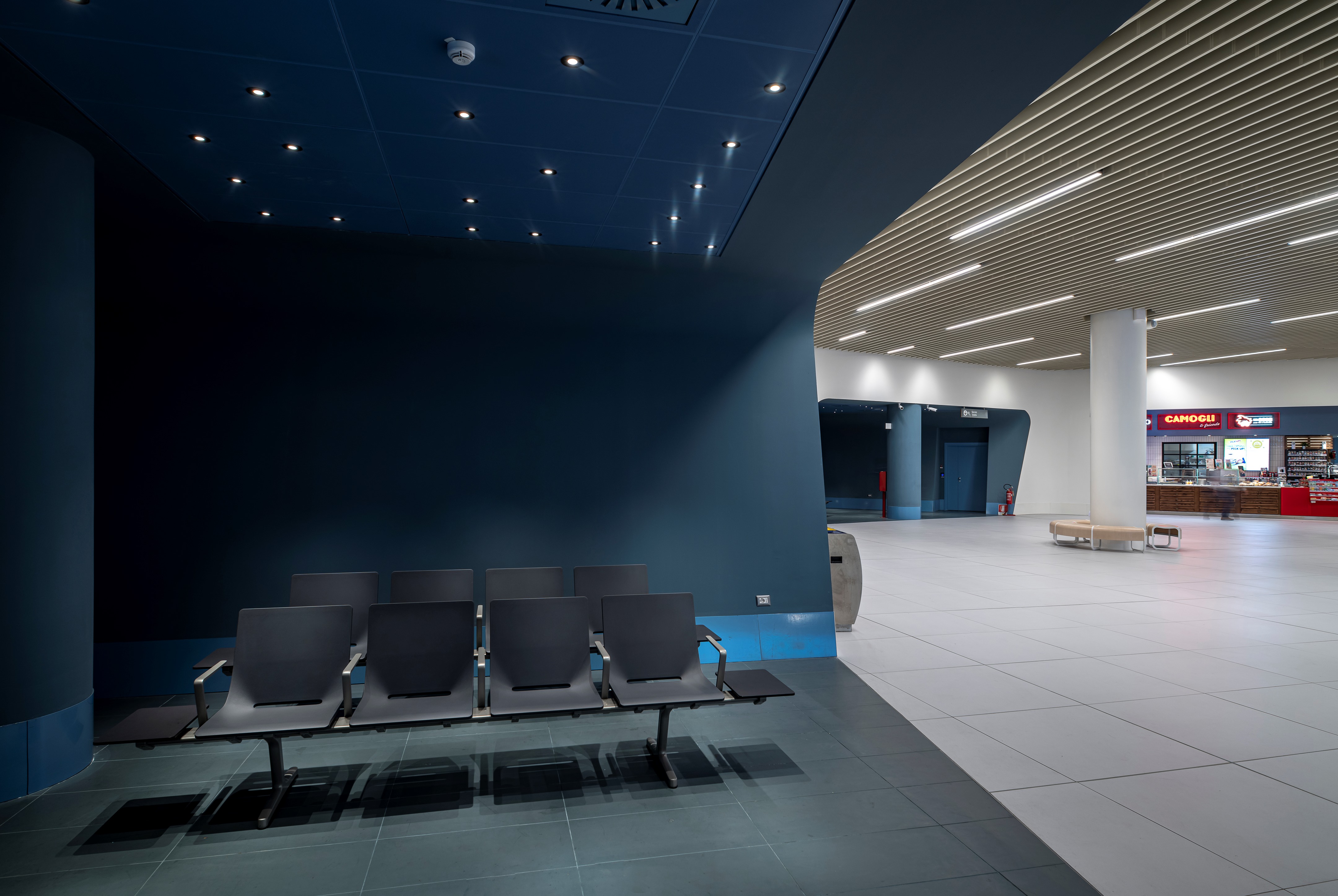 意大利都灵卡塞勒机场 Sandro Pertini 新到达区现代改造-5