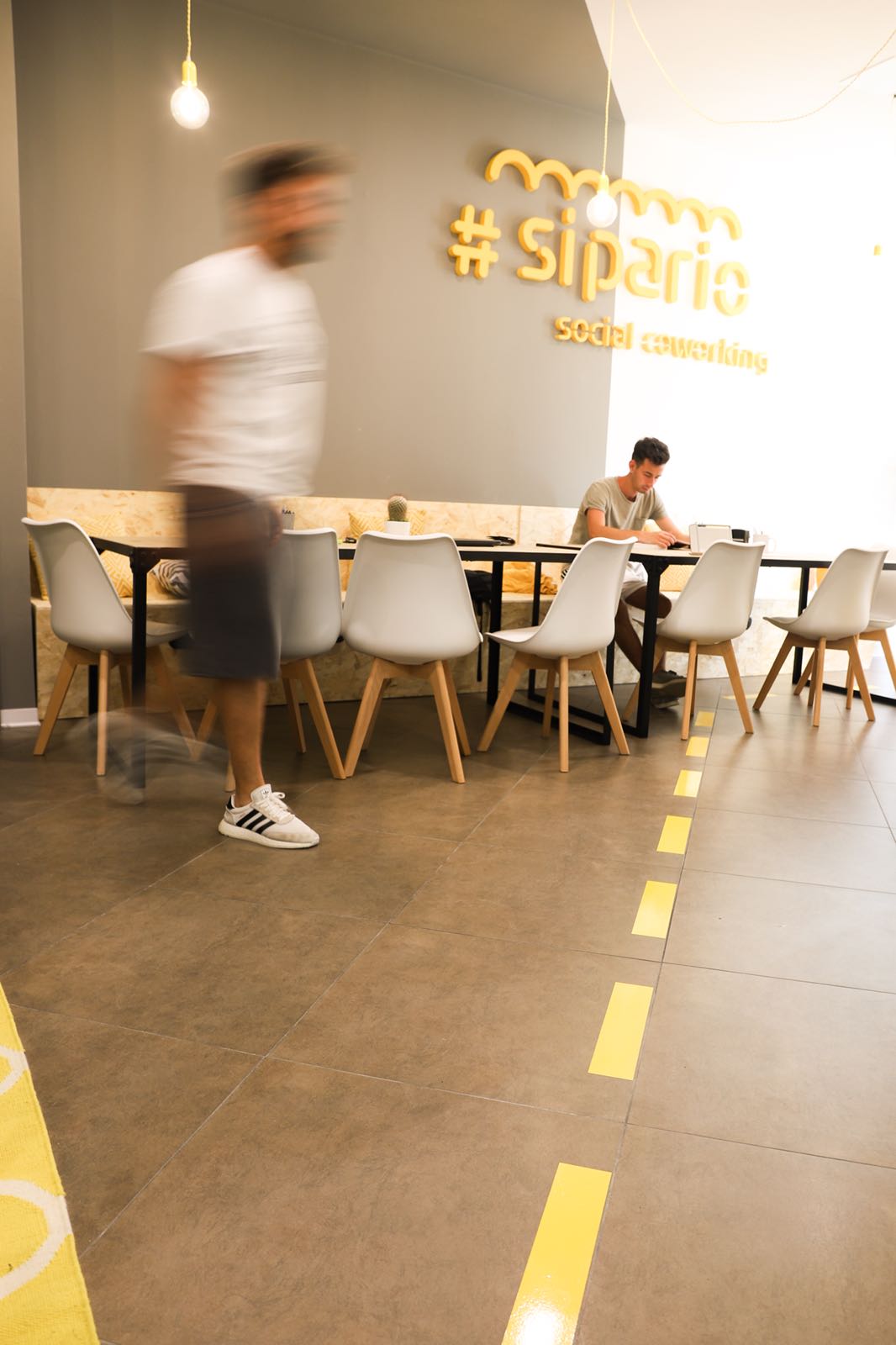 共享办公空间"Sipario"的室内设计魅力-8