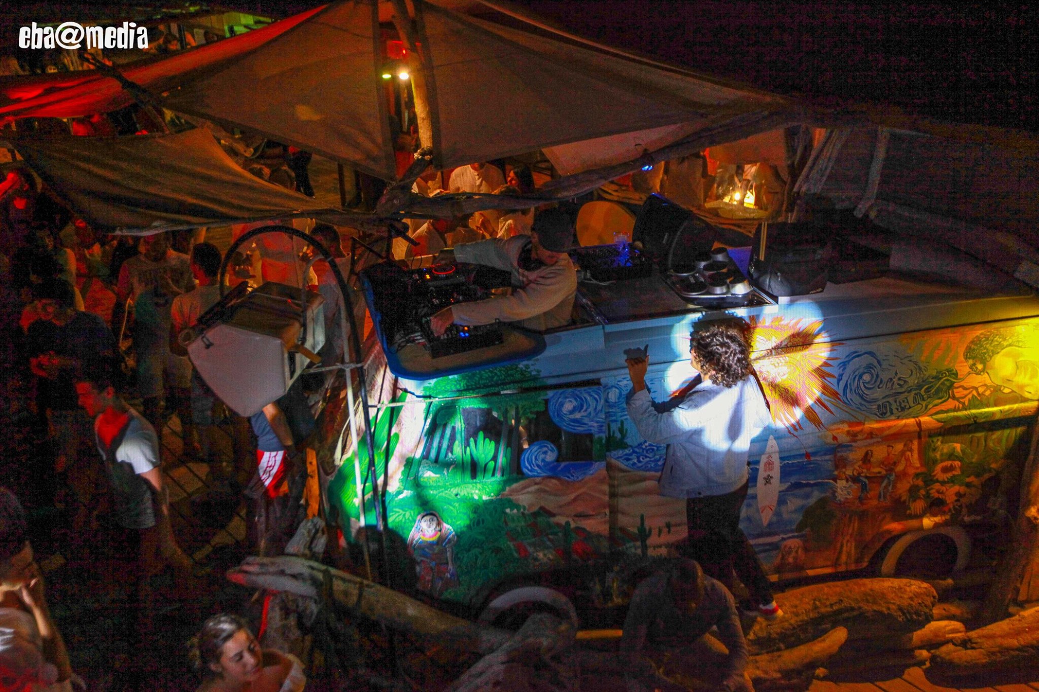 智能设计与艺术融合的意大利风情空间-13