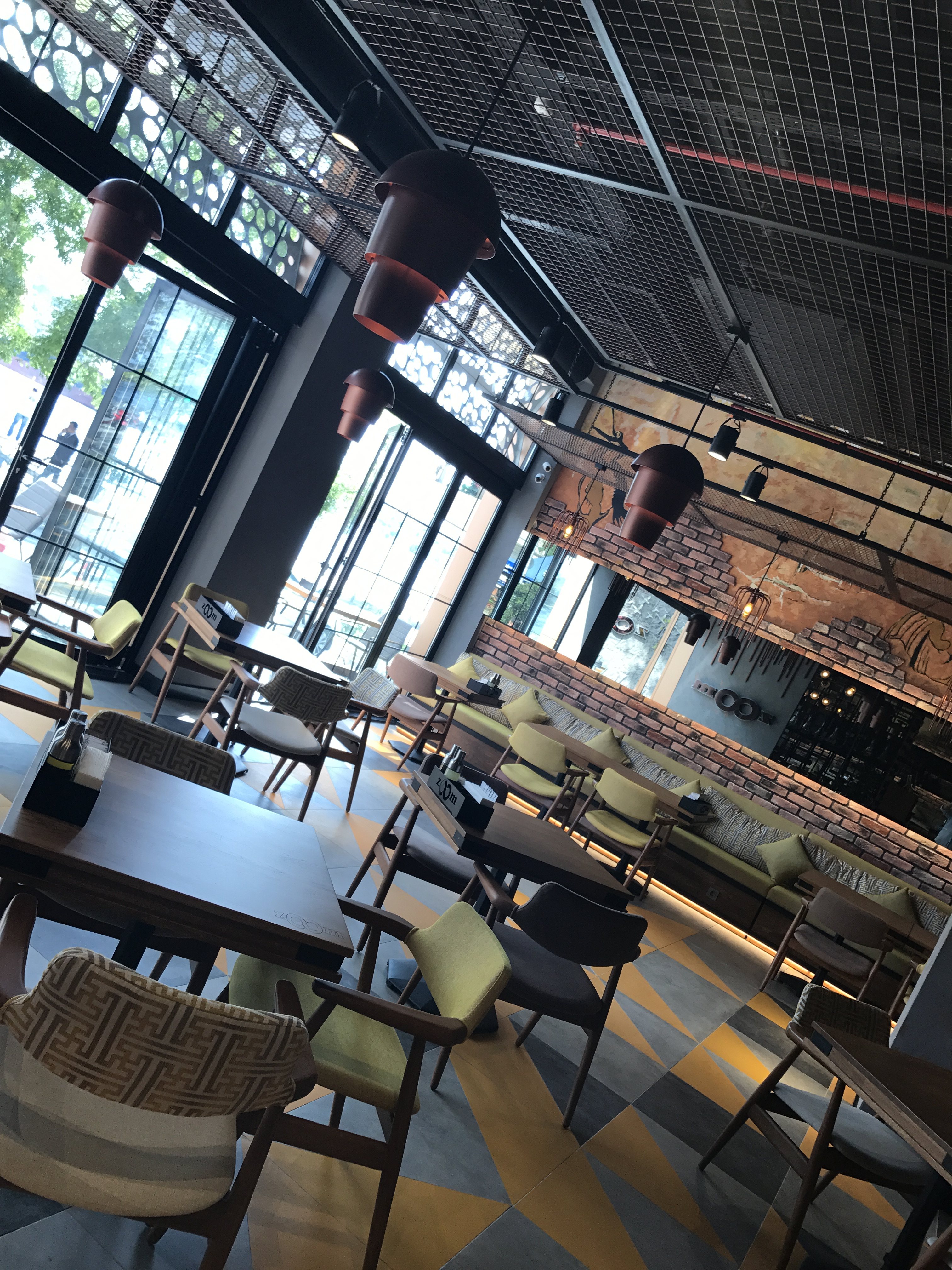 2017 年完成的 ZOOM 咖啡餐厅室内设计案例-37