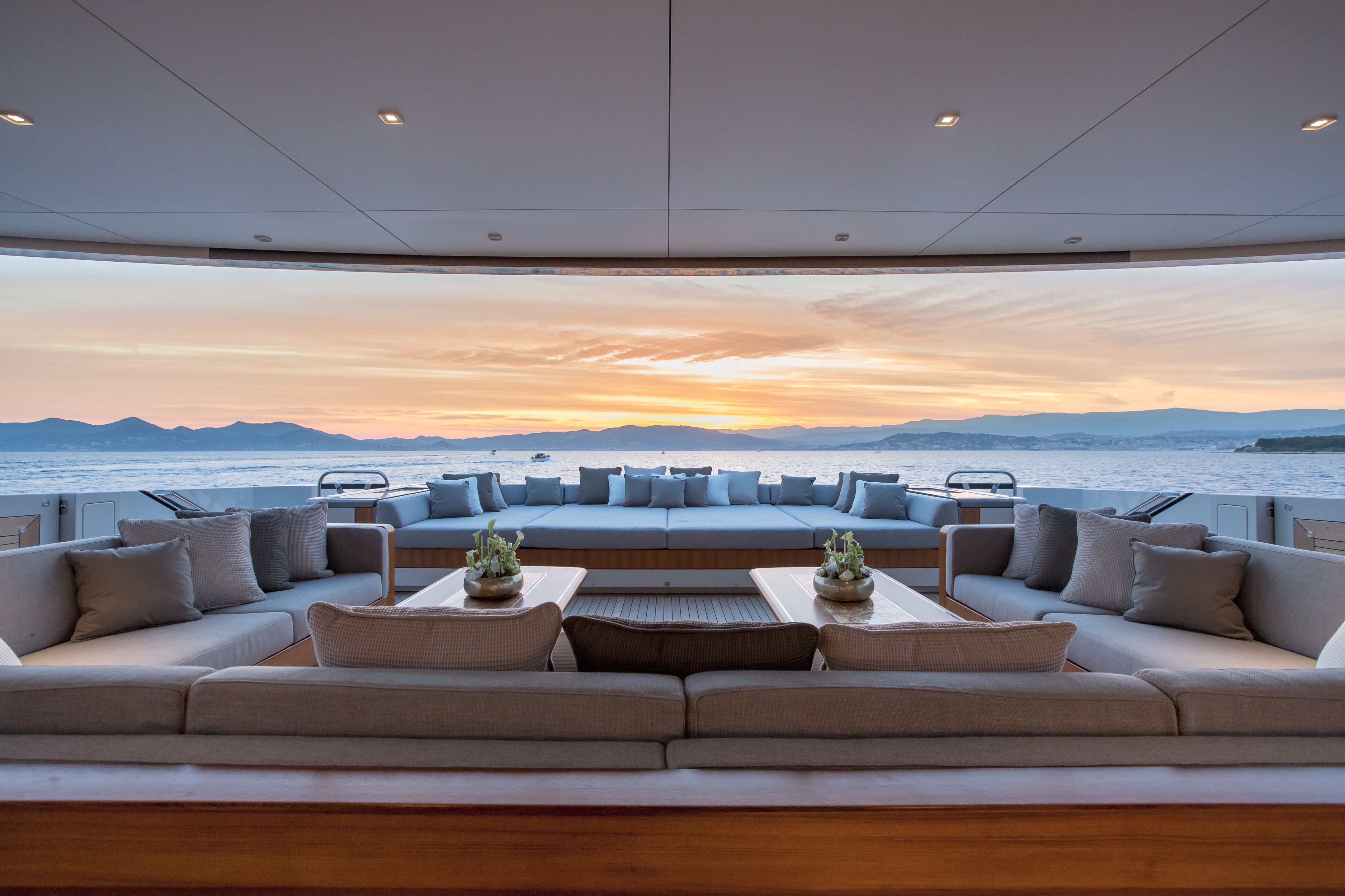 豪华游艇"M/Y Vertige"的精致室内设计-1