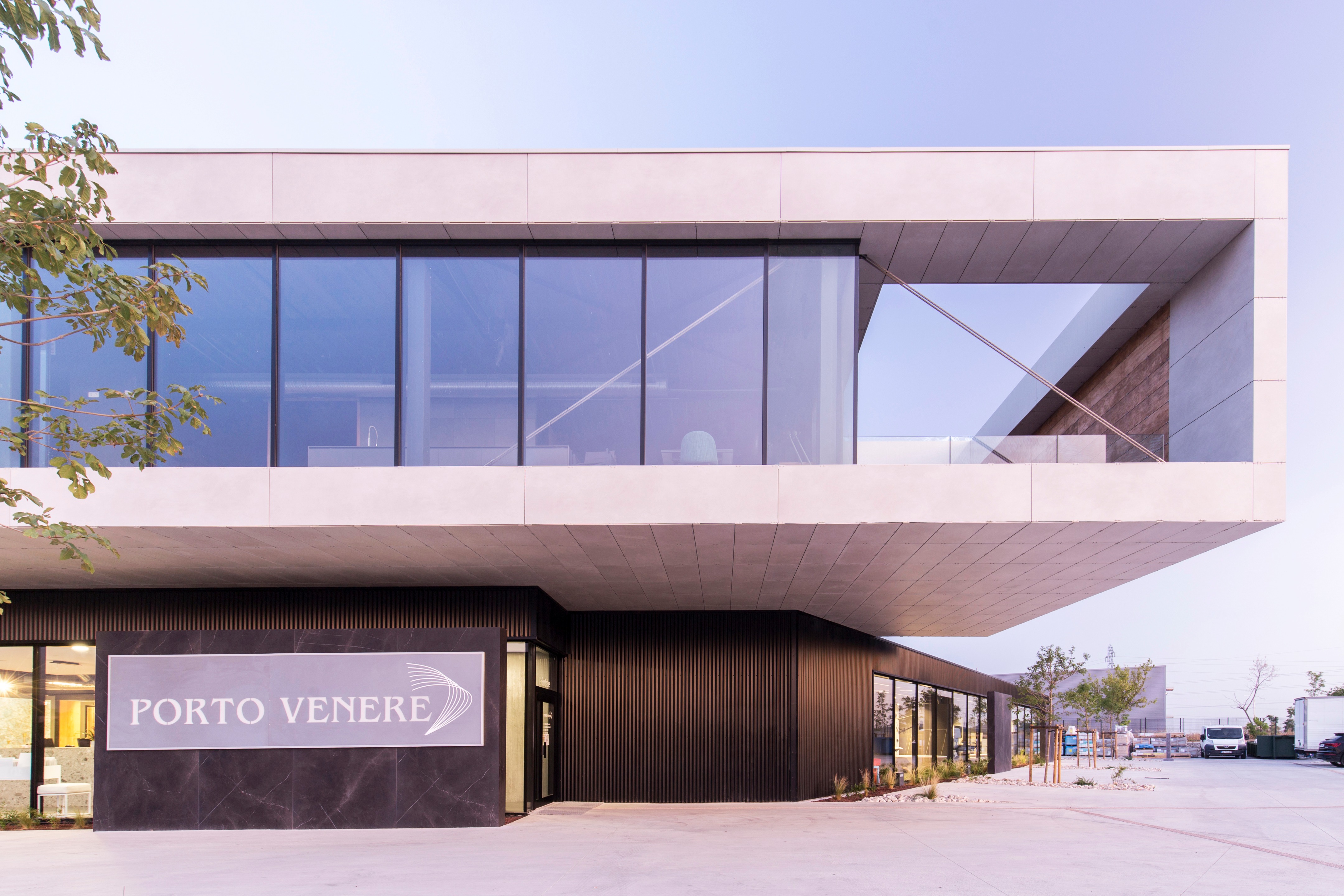 意式简约风 玻璃展示空间-1