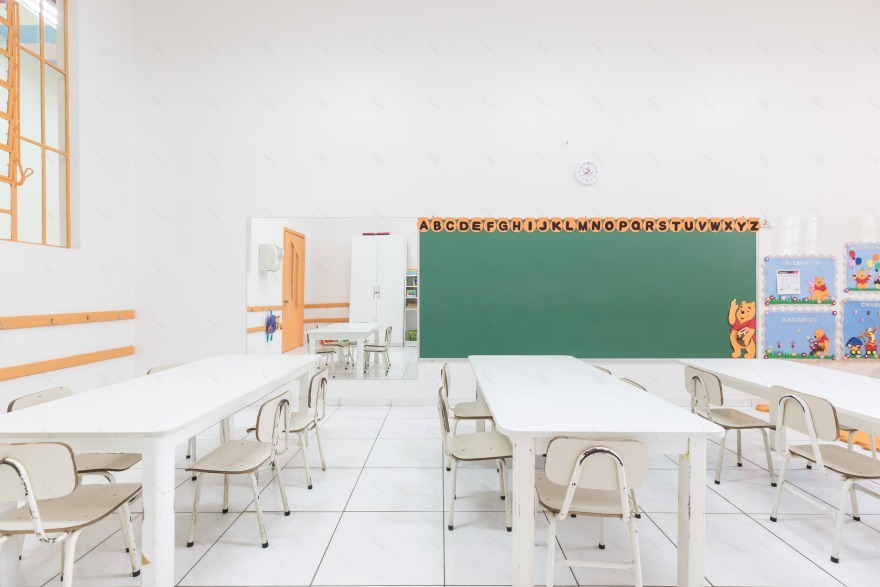 巴西幼儿园色彩斑斓的空间设计-28