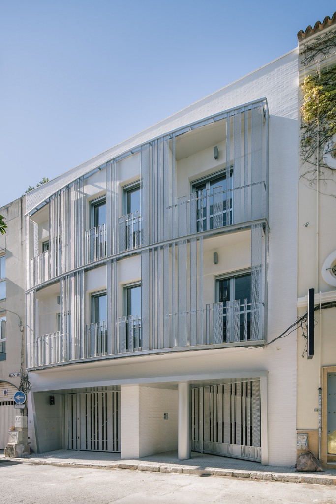 融合历史与当代的塞维利亚多户住宅-2