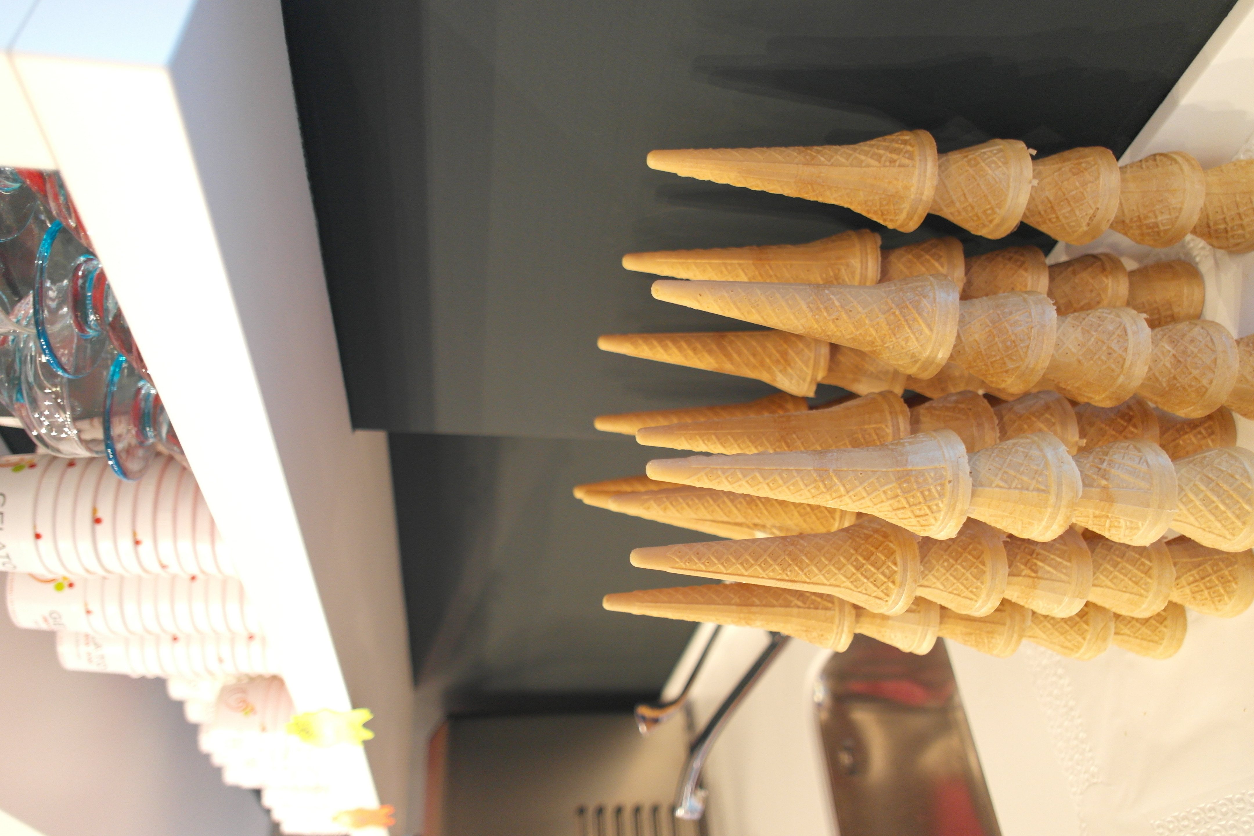 创意玩具店里的意大利手工冰淇淋-2