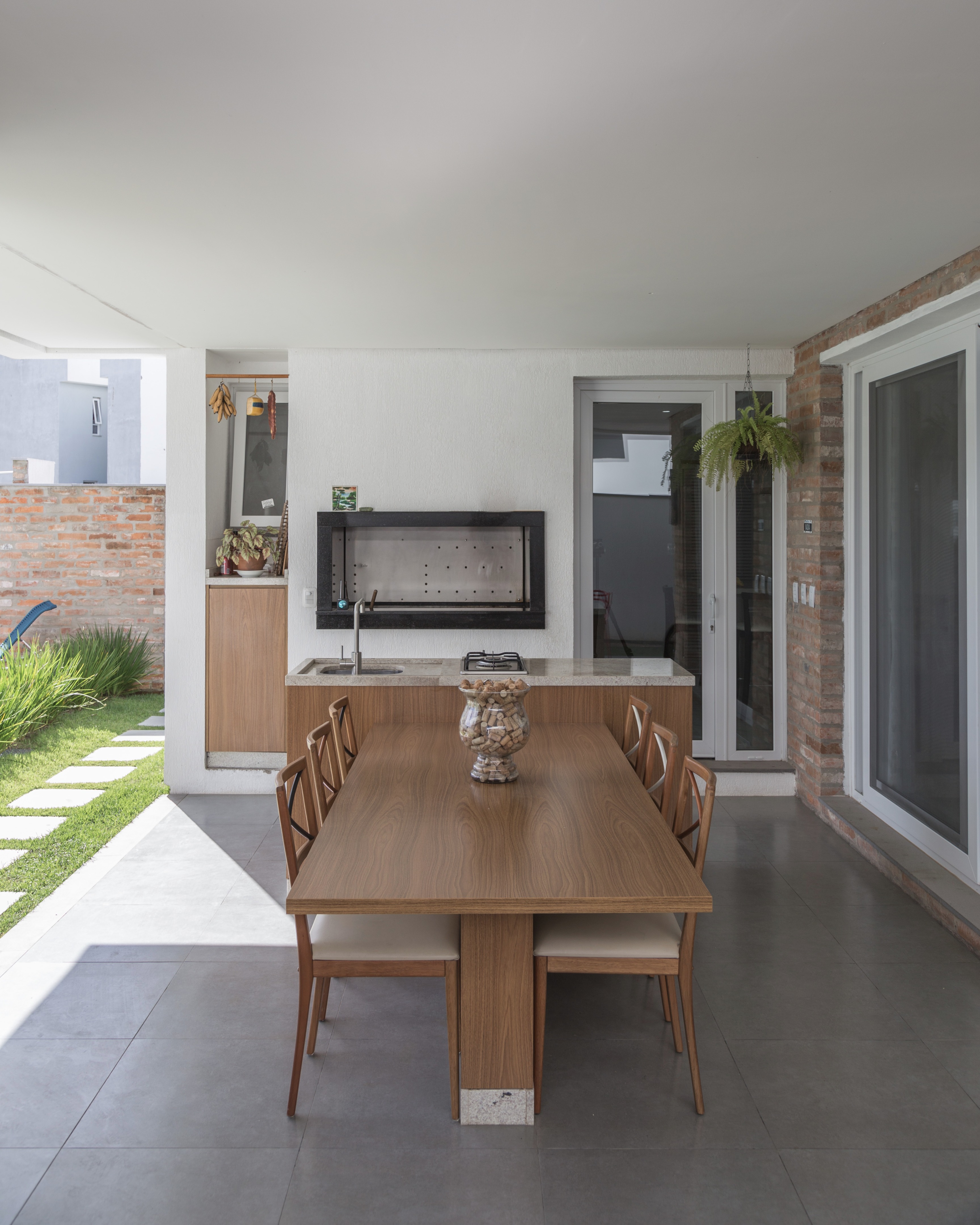 巴西现代简约别墅，自然与永恒的融合-33