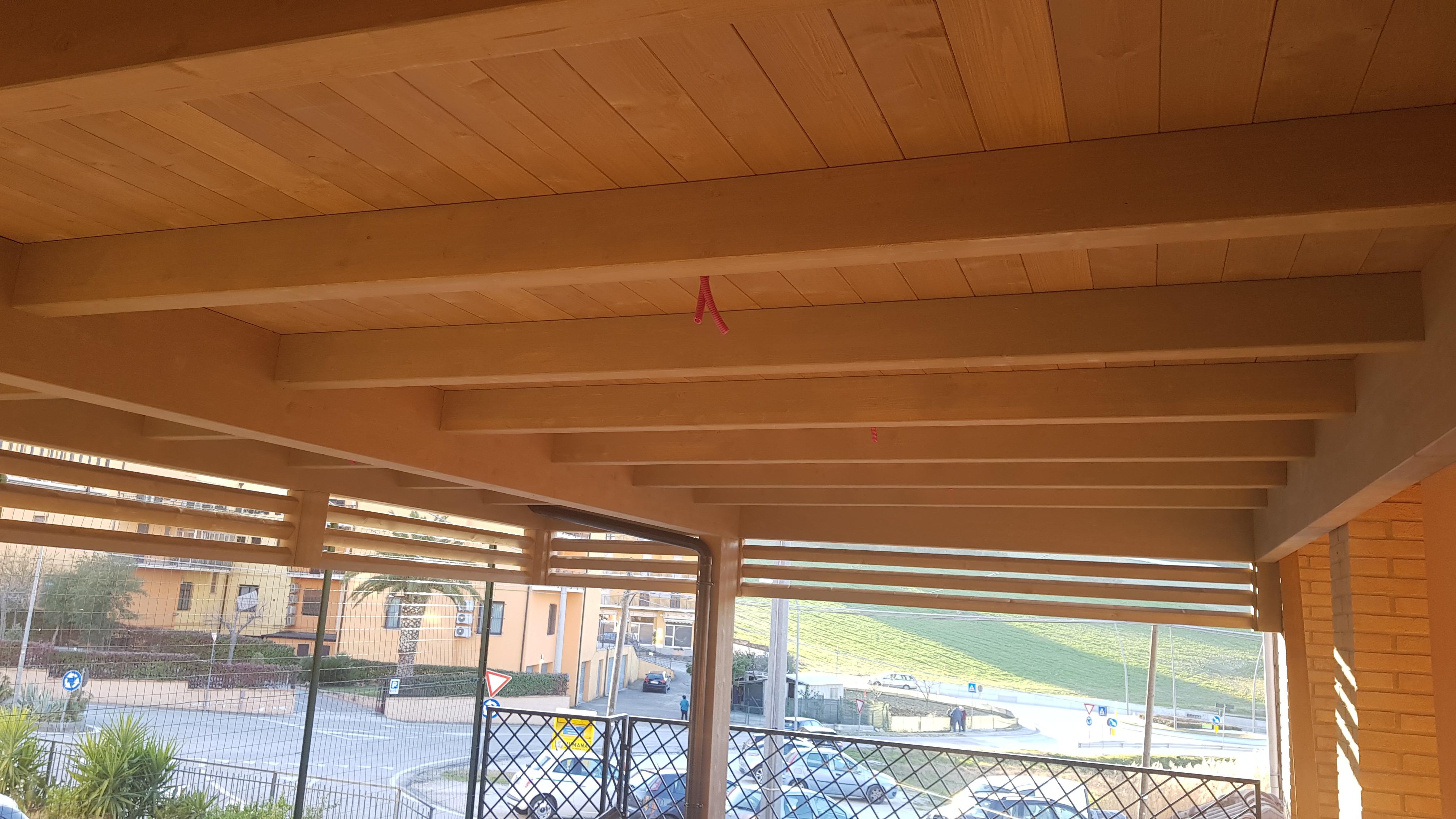 2019 年完成的独立住宅木结构顶部设计-12