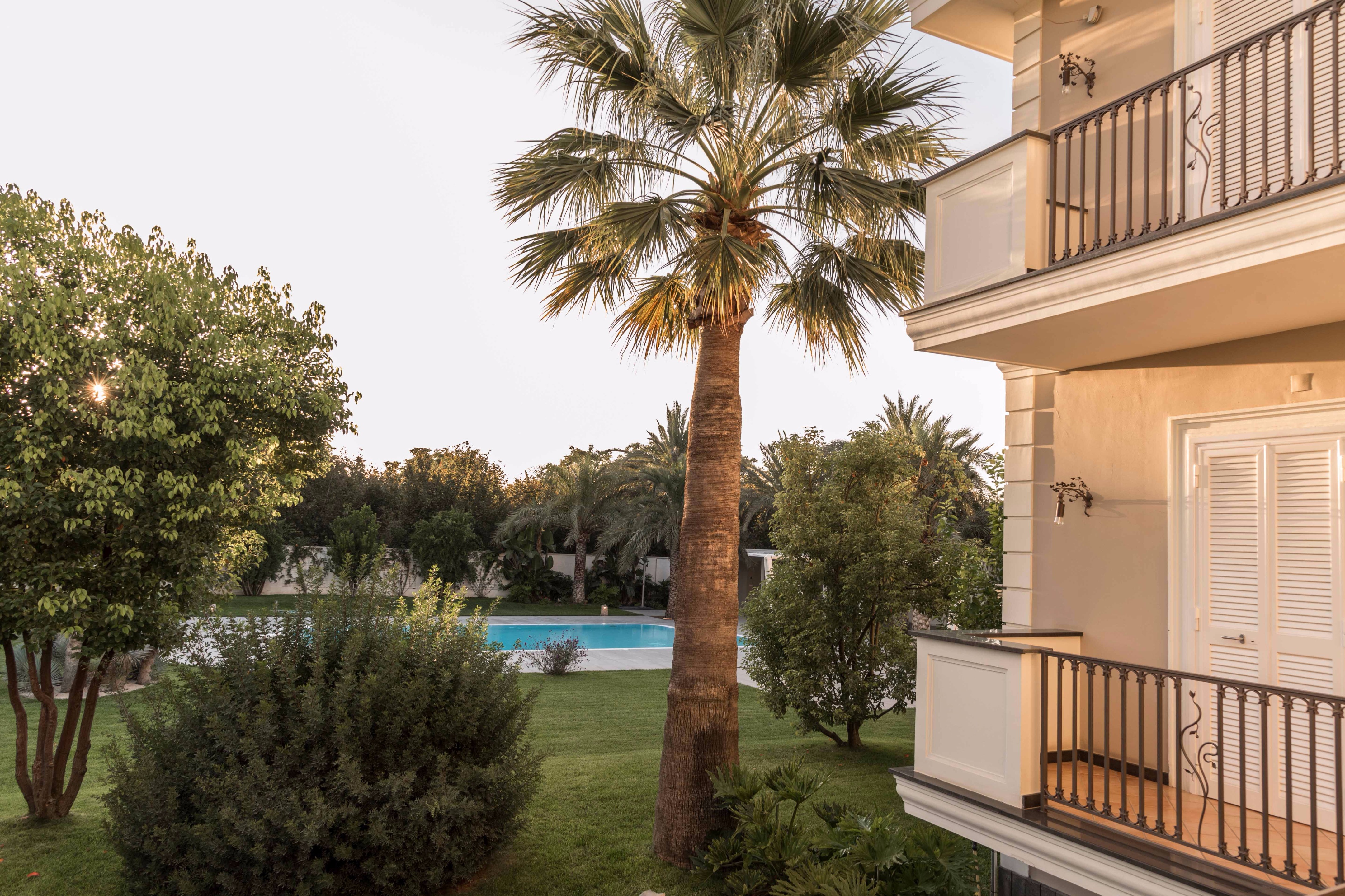 私人住宅花园设计，光影交错打造独特空间-9