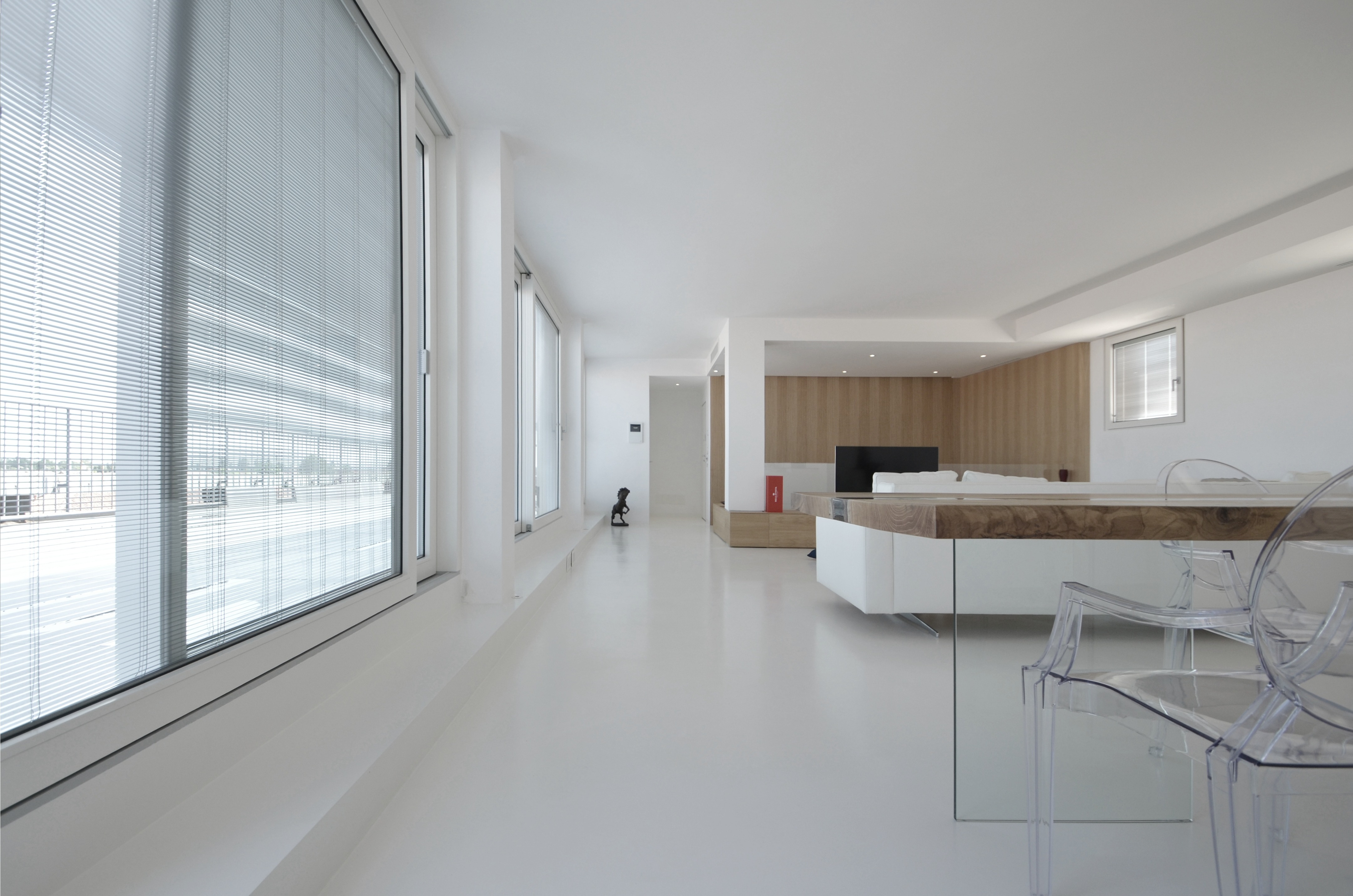 简约白色调，城市美景尽收眼底-1