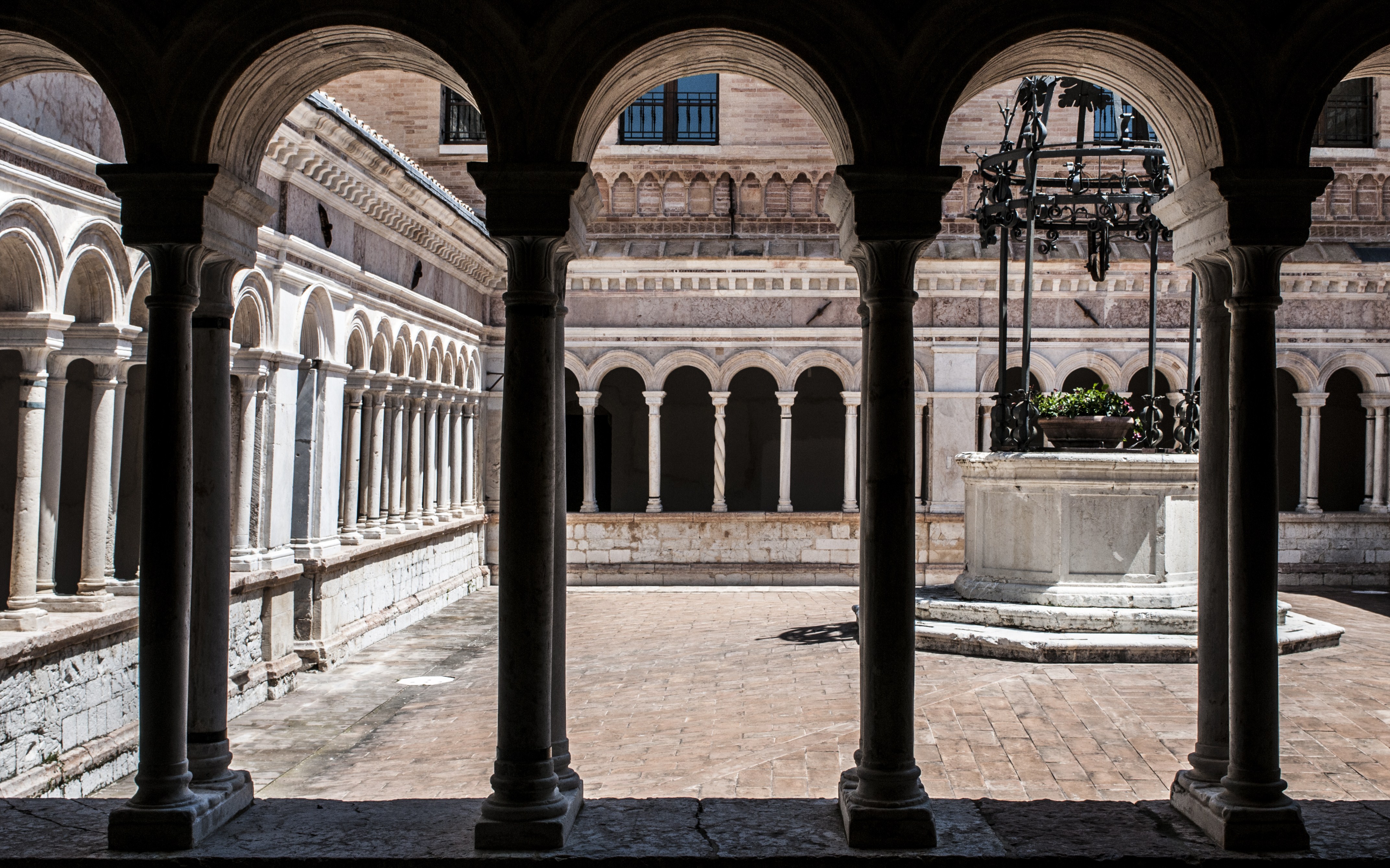 意大利古教堂复兴之作,历史与现代交融-2