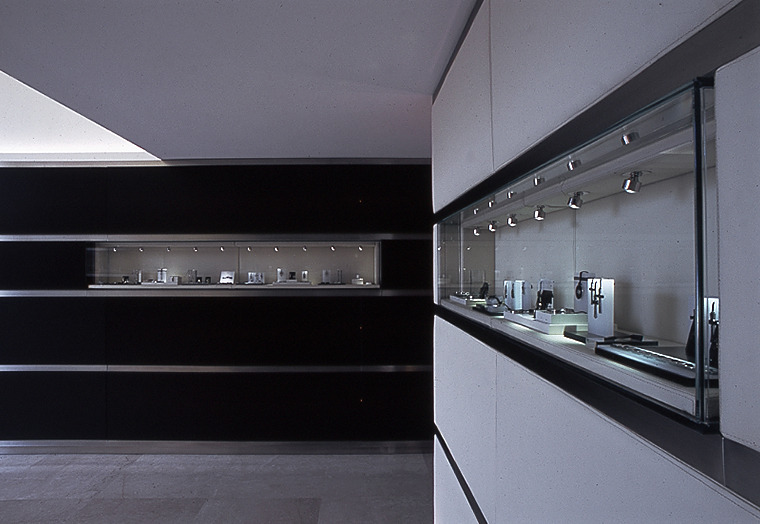 简约设计打造的高端珠宝店-3