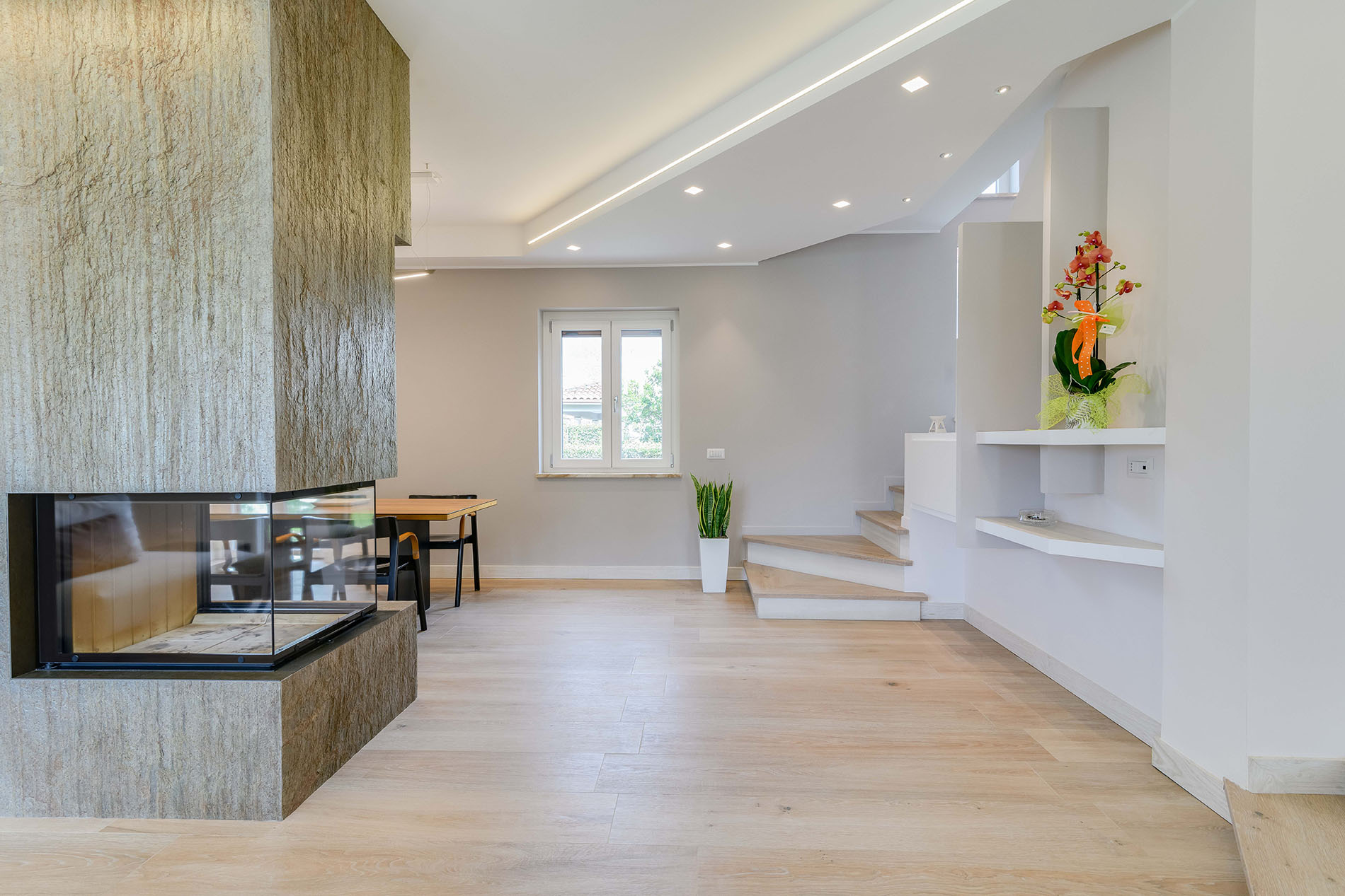 自然呼吸的罗马别墅 | 和谐色调与功能建筑的完美结合-6