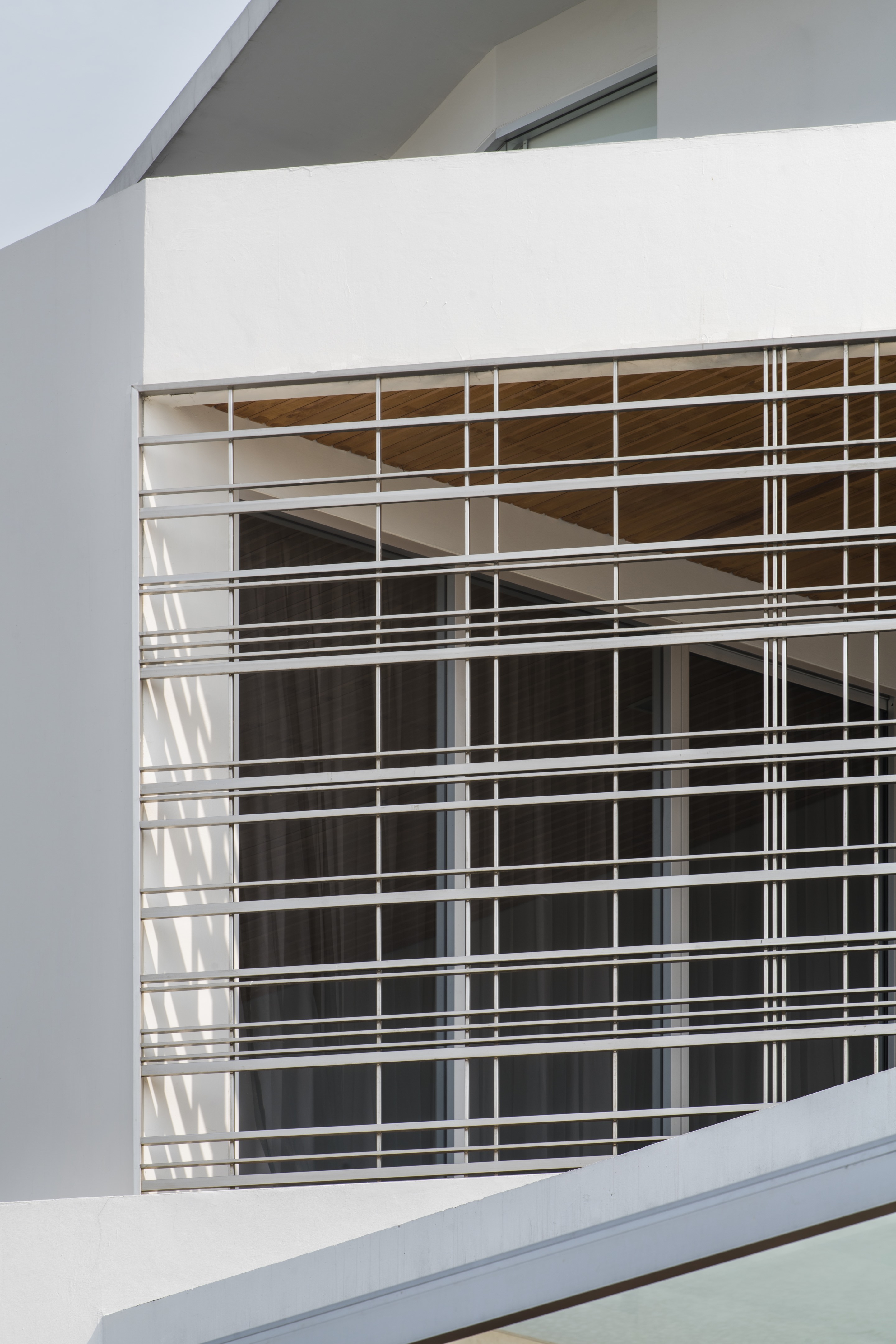 泰国曼谷 Pathumthani 金店 | 红金相映,现代与传统的完美融合-9