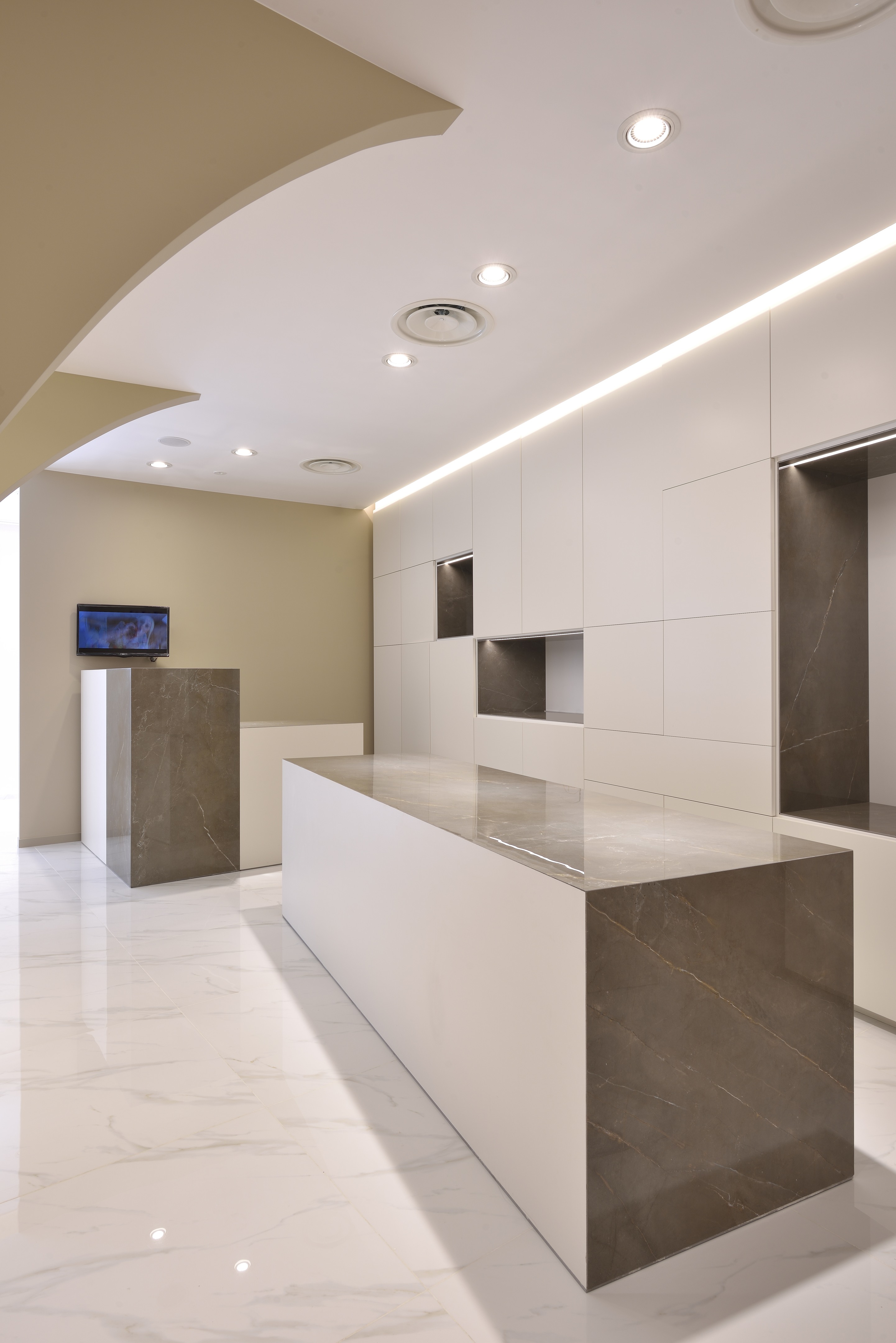 LUCIANA LEONETTI 时尚展示空间-8