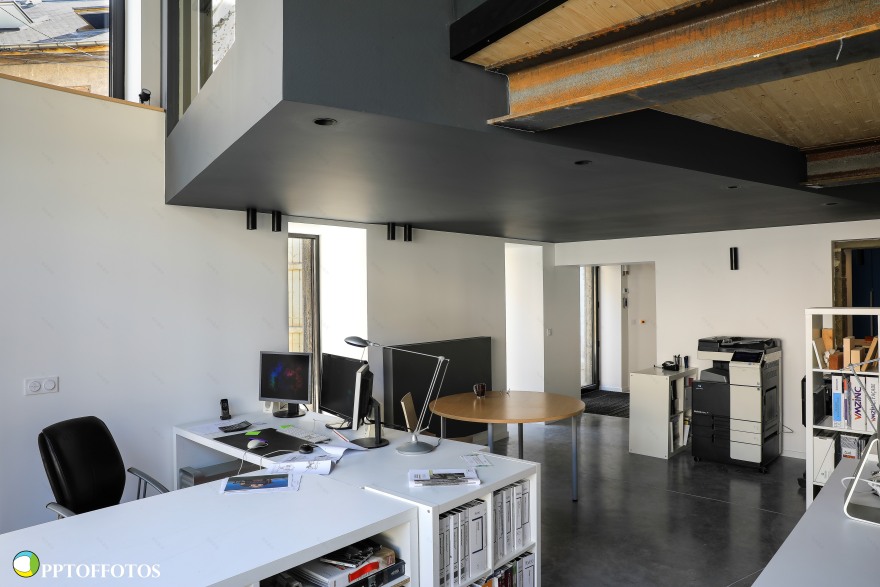 传统工坊风格办公室,内院采用 burnt cedar 技术-11