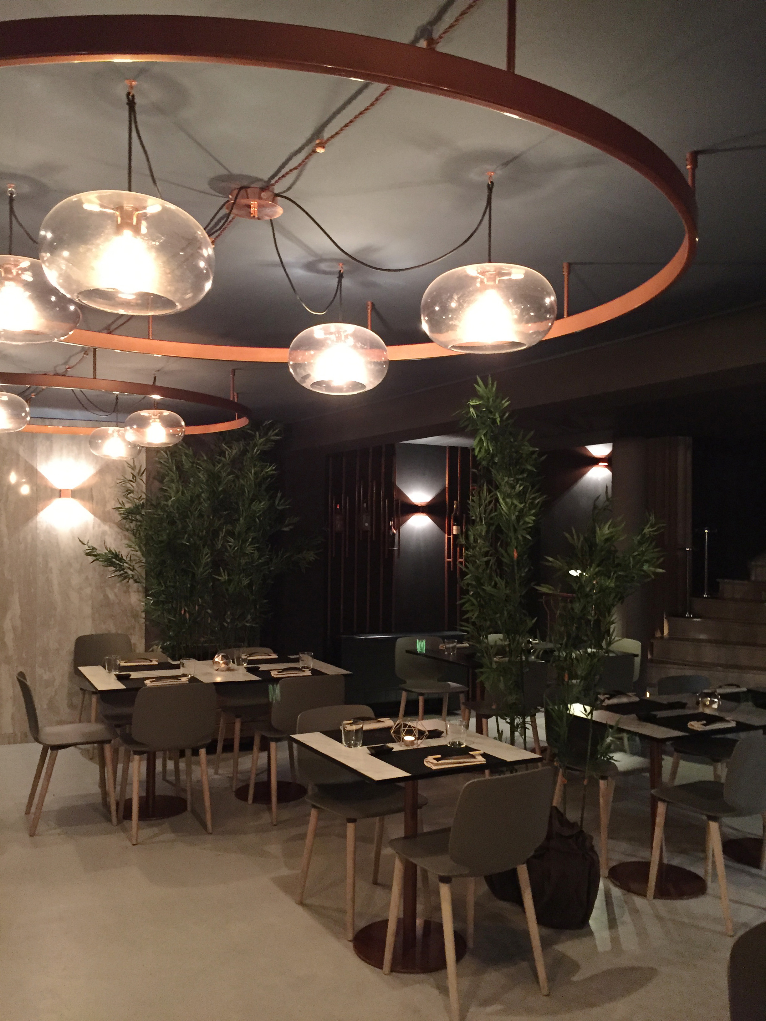 创意纸石纹卫生间，玫瑰金链条瓶架，惊艳的 YUMI 寿司体验-23