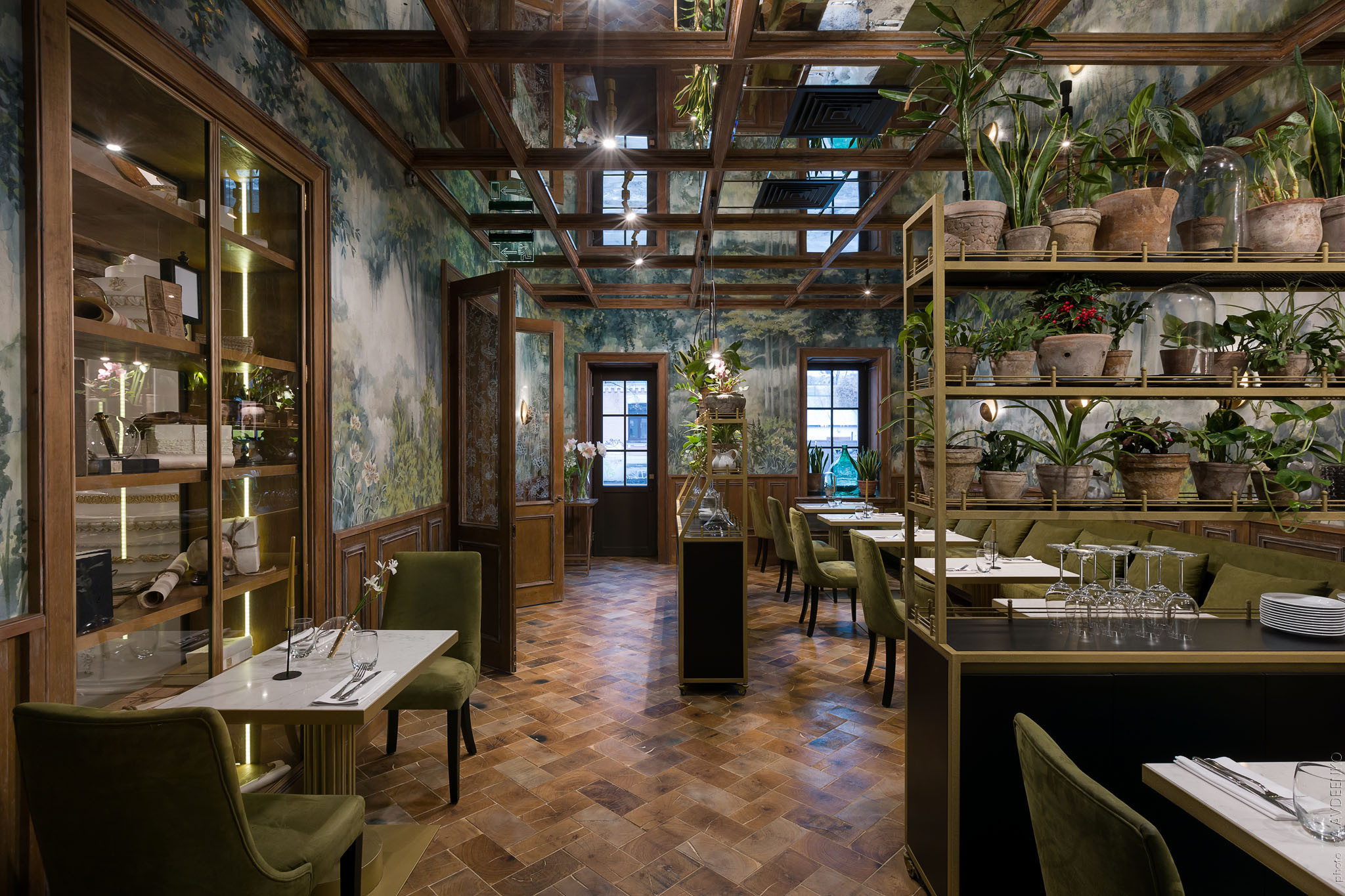 历史建筑中的现代餐厅 | DOM N10-9