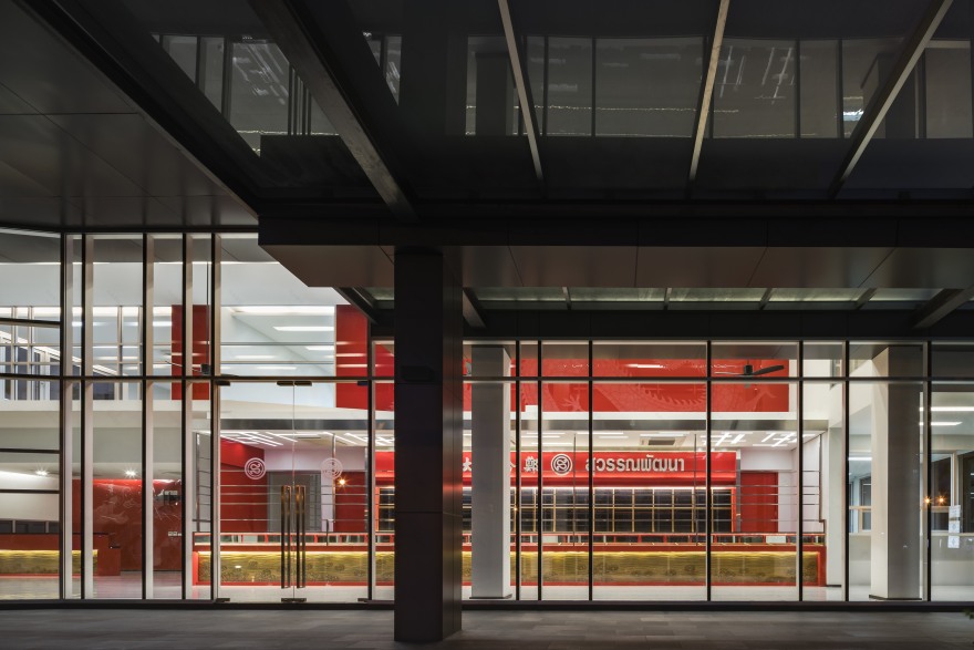 泰国曼谷 Pathumthani 金店 | 红金相映,现代与传统的完美融合-16