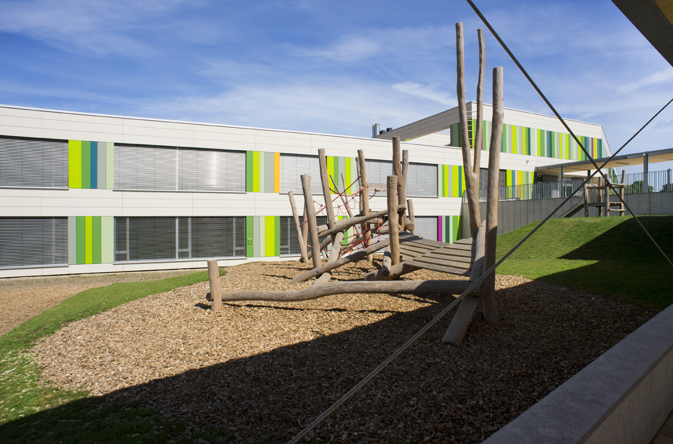 卢森堡“Ecole Schouweiler”小学及日托中心——功能齐全、节能环保的设计-17