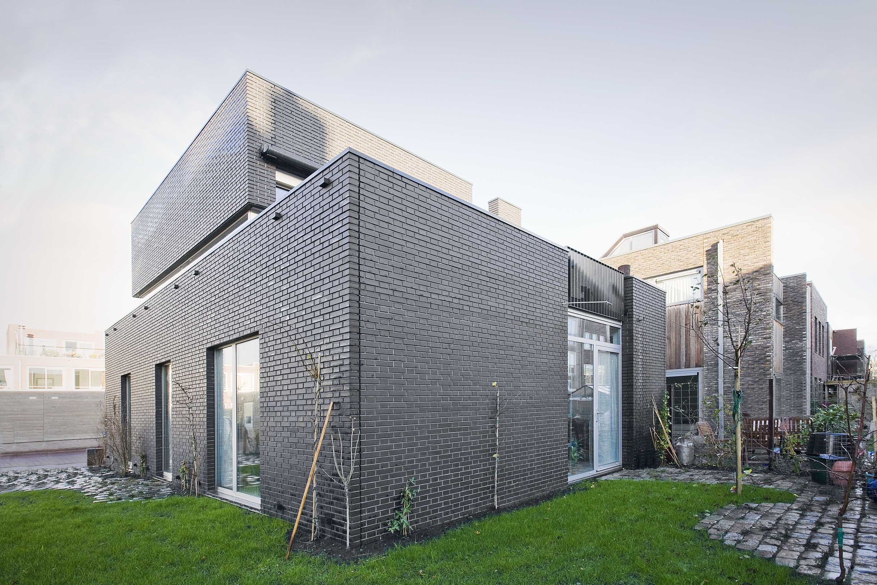 绿意盎然的家 | 垂直花园的室内设计-17