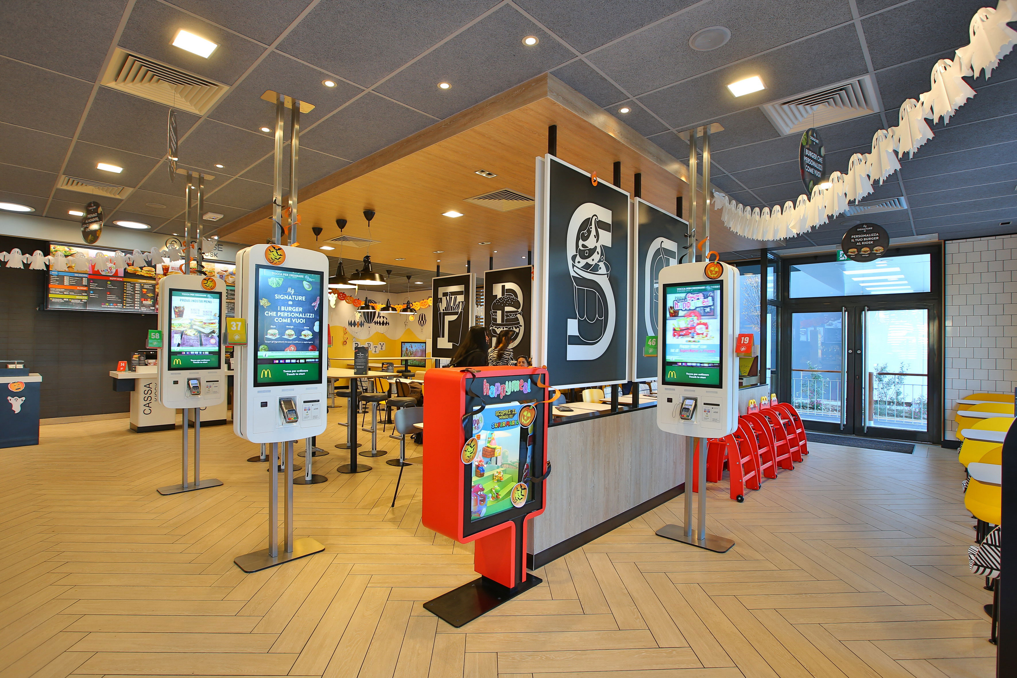 麦当劳全国 40 家新餐厅设计-4