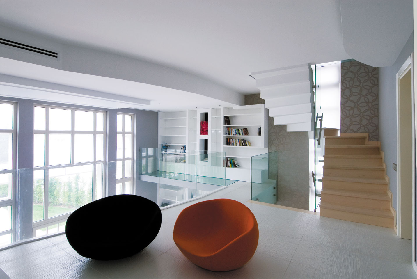 定制家具与自然融合的山间别墅设计-2