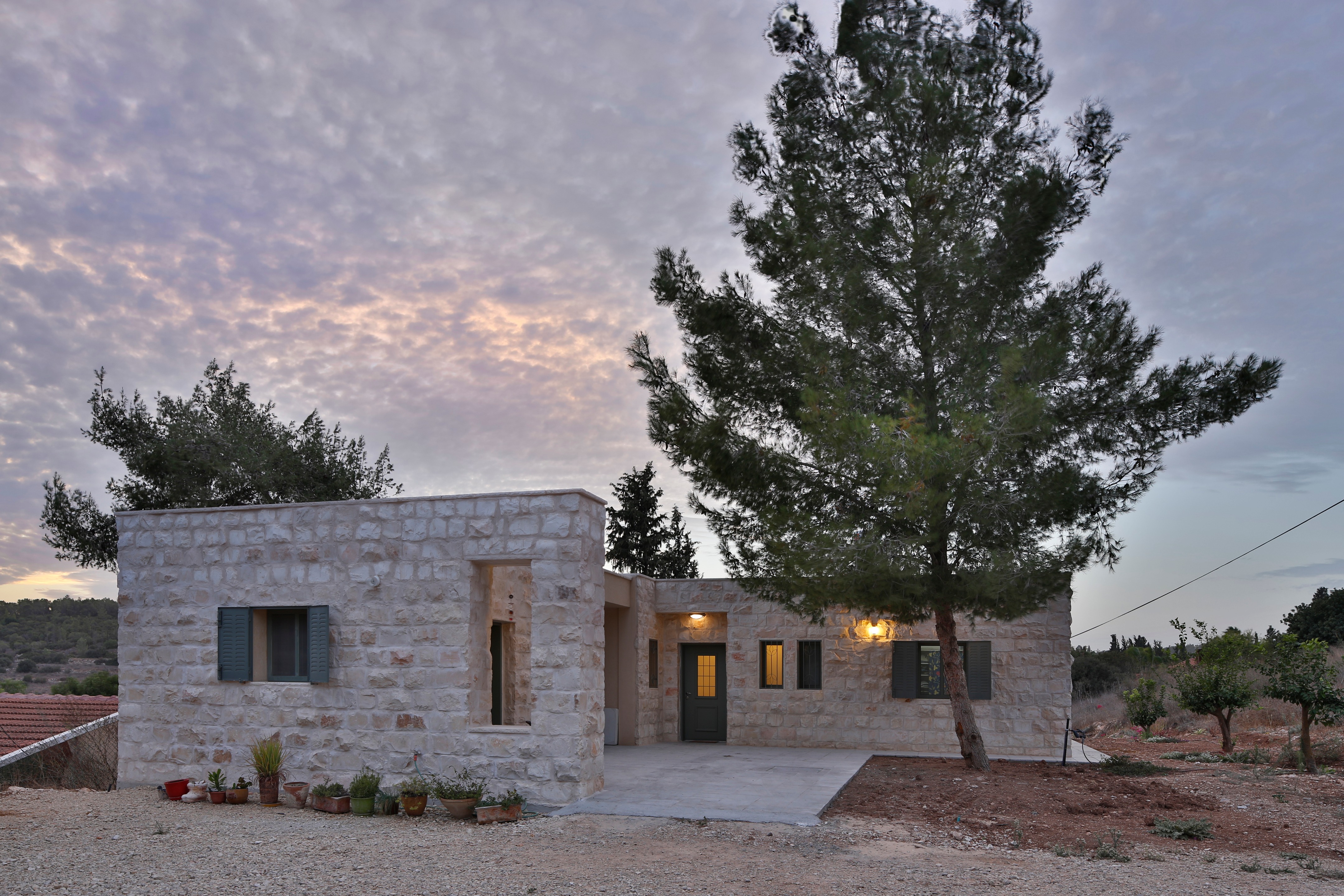 2016 年完工的 G-Y 石别墅 | 现代简约风格的家庭住宅-2